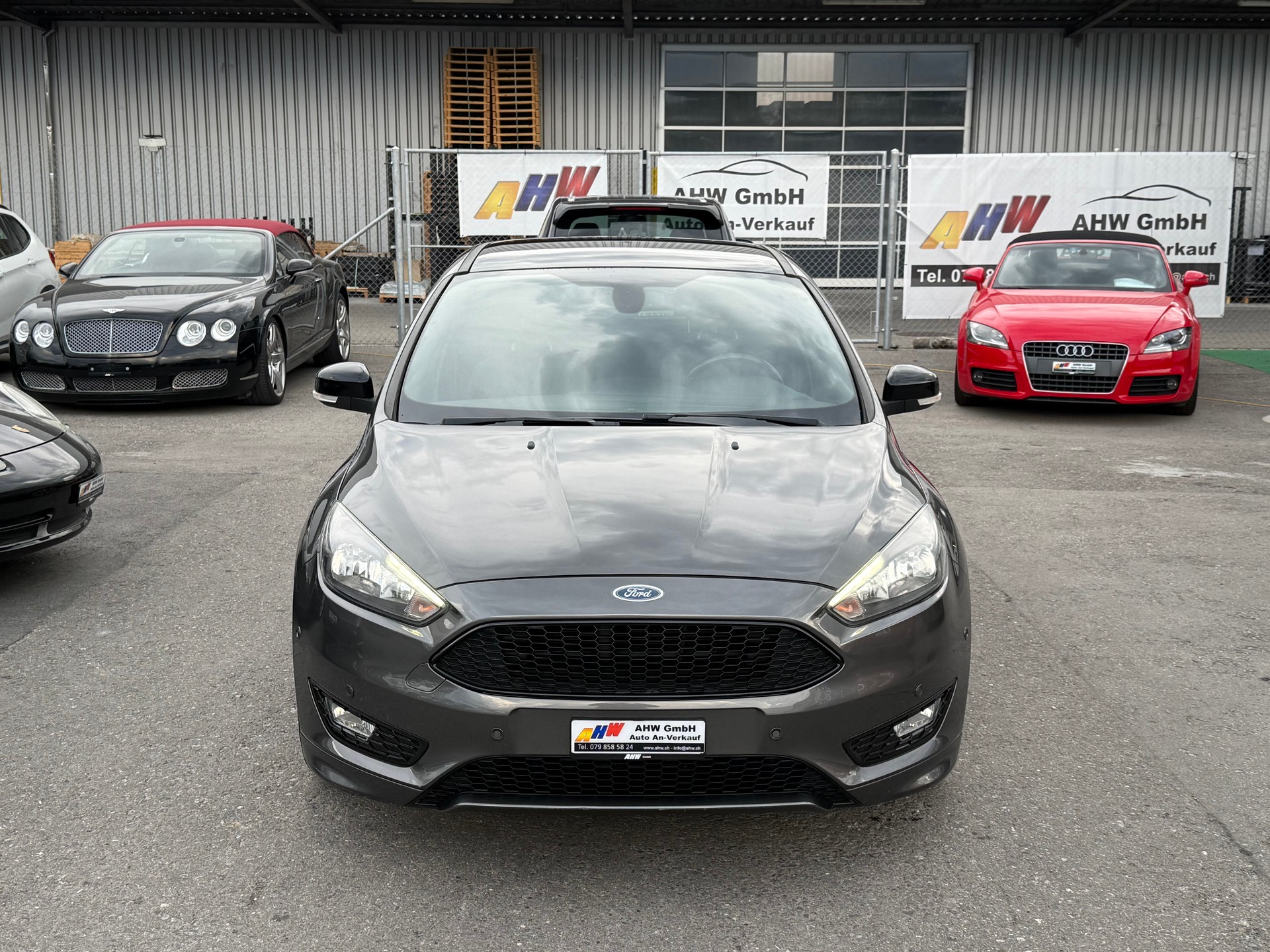 FORD Focus 1.5 SCTi ST Line 182PS / Frisch ab MFK / 1 Jahr Garantie / Rückfahrkamera / Leder/Alcantara / Navi / Lenkradheizung-image-1