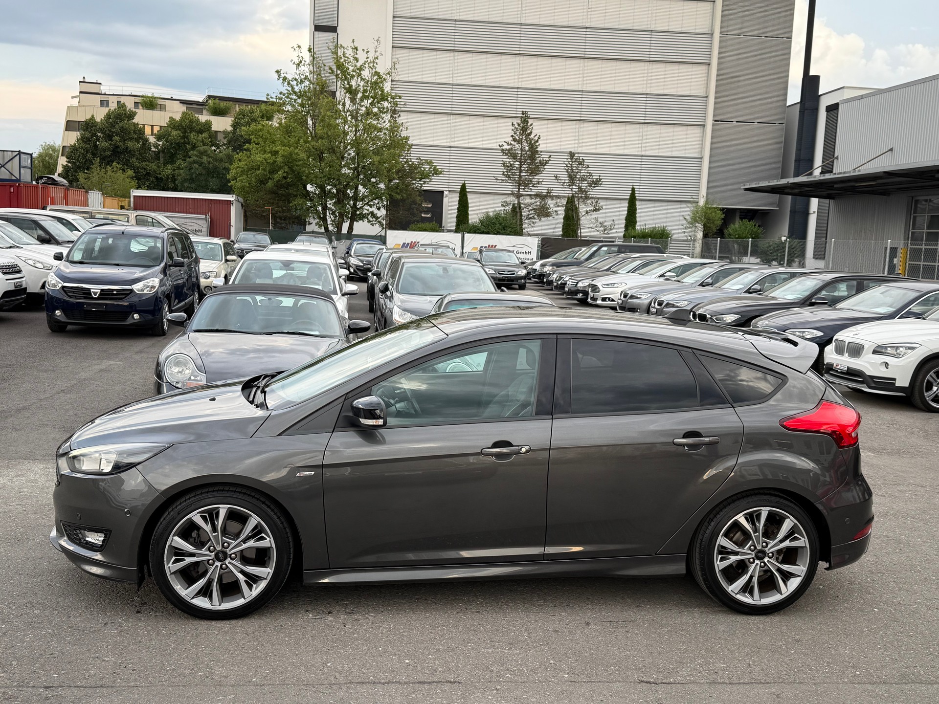 FORD Focus 1.5 SCTi ST Line 182PS / Frisch ab MFK / 1 Jahr Garantie / Rückfahrkamera / Leder/Alcantara / Navi / Lenkradheizung-image-6