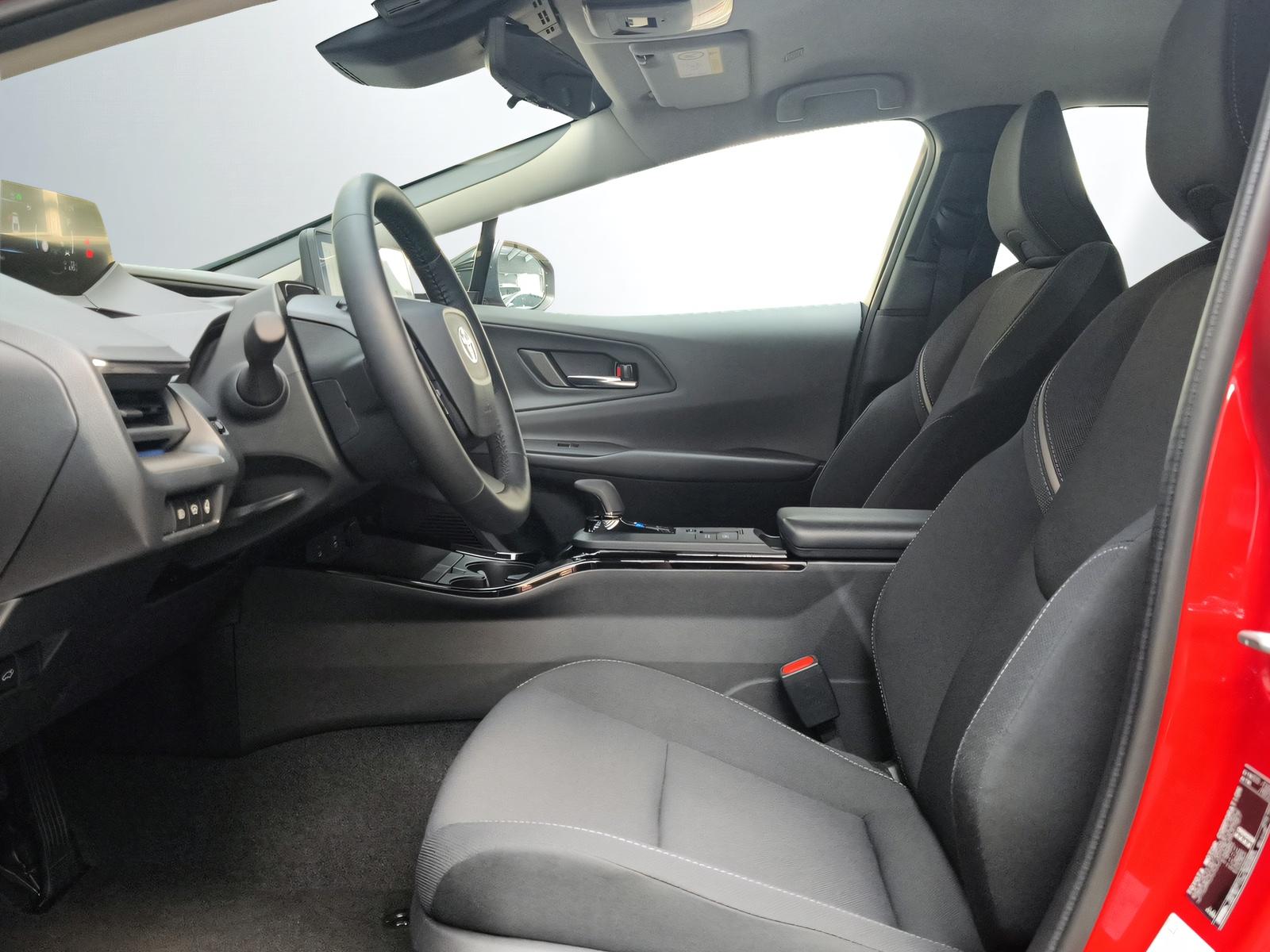 TOYOTA Prius 2.0 Plug-In-Hybrid Style-image-3