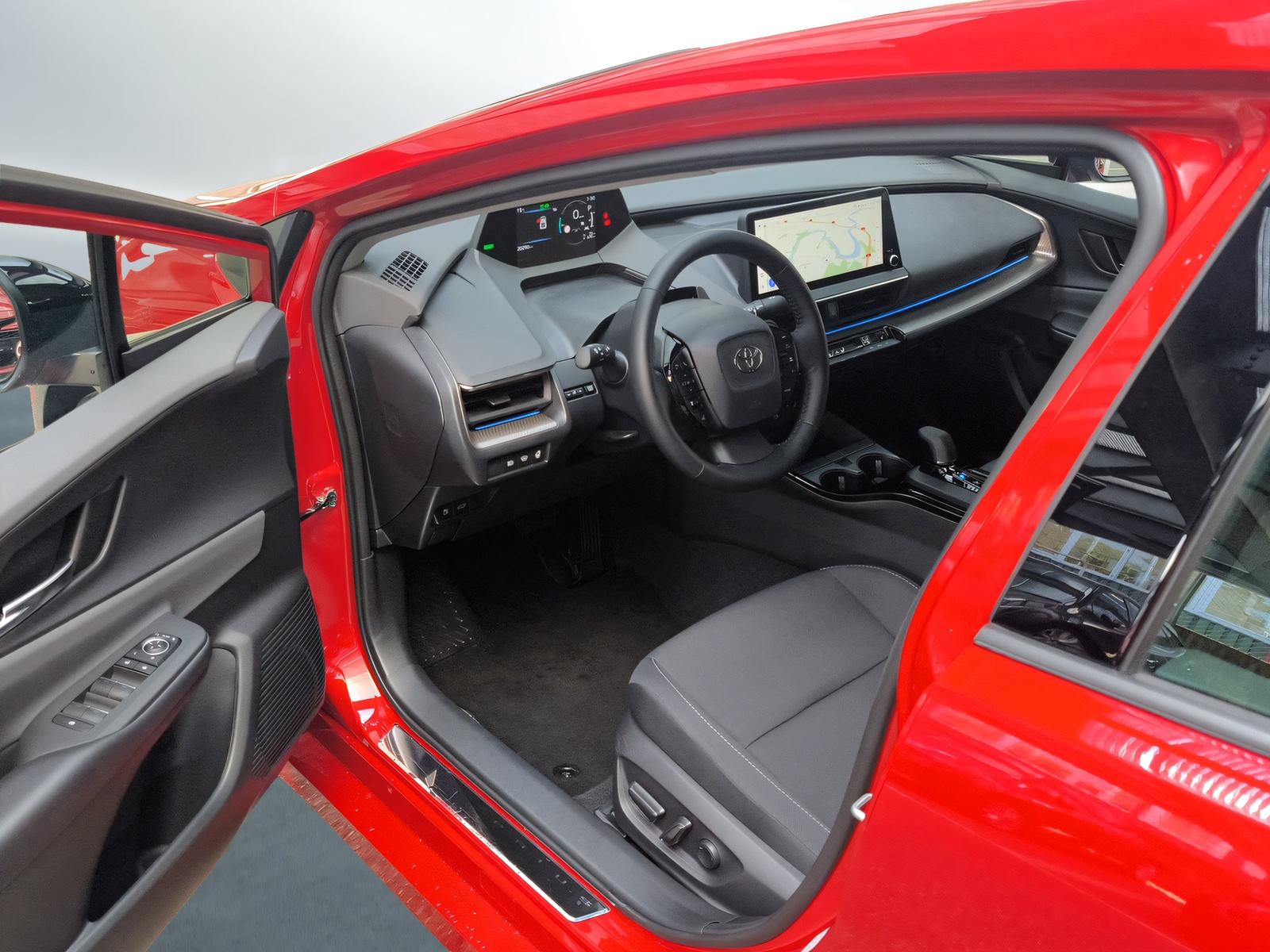 TOYOTA Prius 2.0 Plug-In-Hybrid Style-image-11