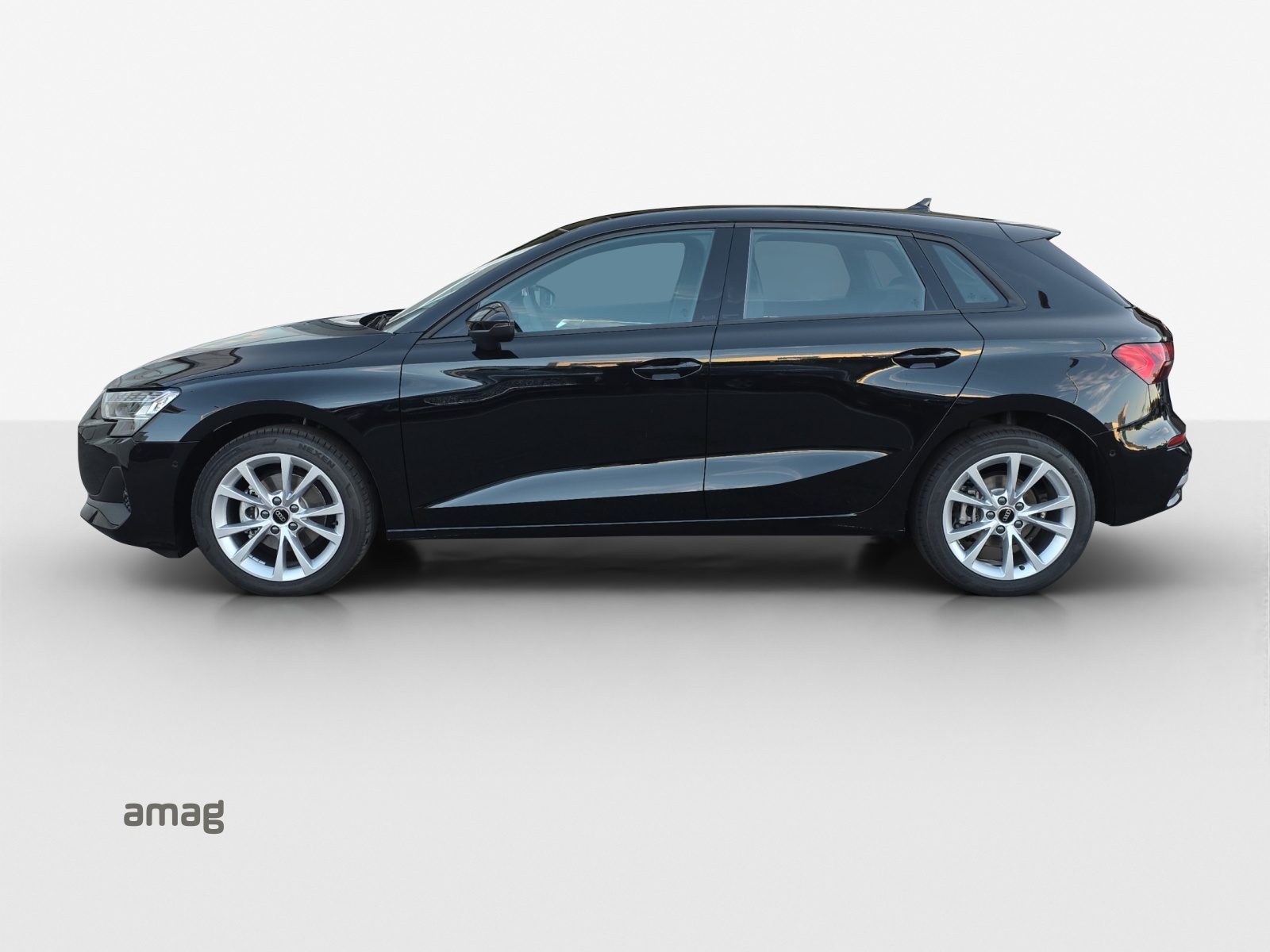 AUDI A3 Sportback TFSI 110 kW Attraction S tronic-showroom-element-1