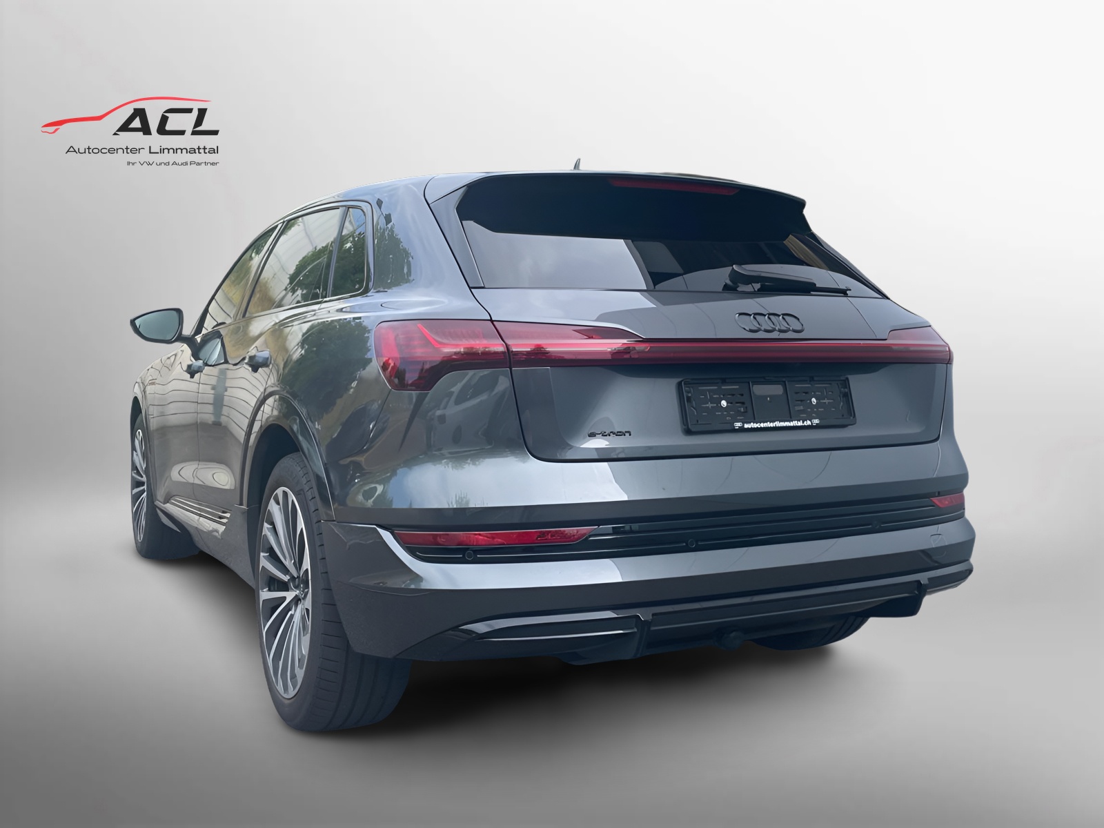 AUDI e-tron 55 S Line Black Edition quattro-image-7