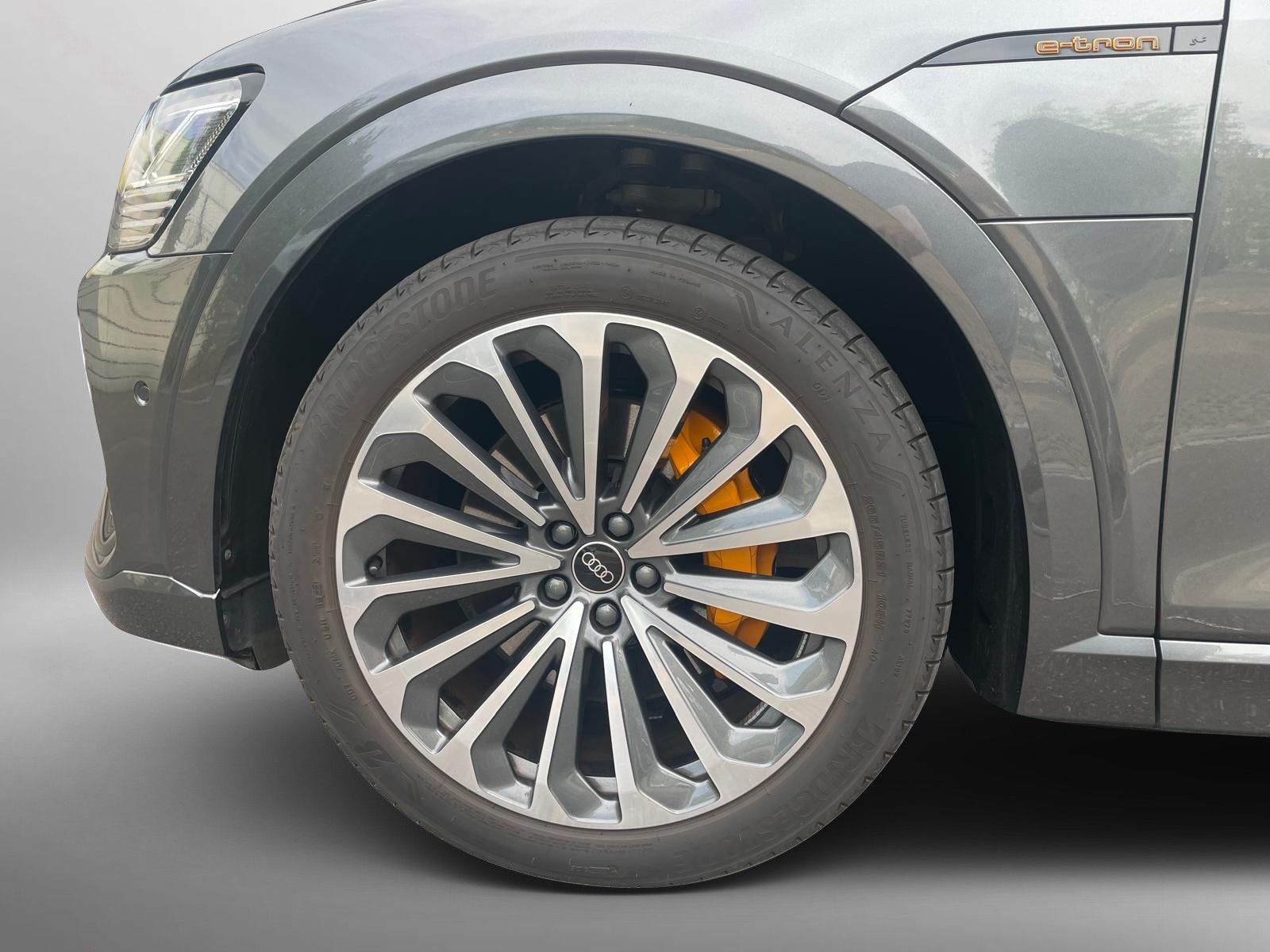 AUDI e-tron 55 S Line Black Edition quattro-image-3