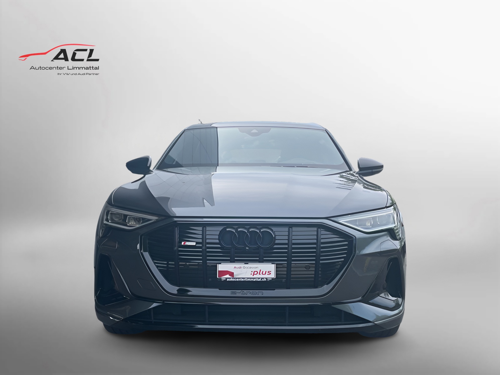 AUDI e-tron 55 S Line Black Edition quattro-image-1