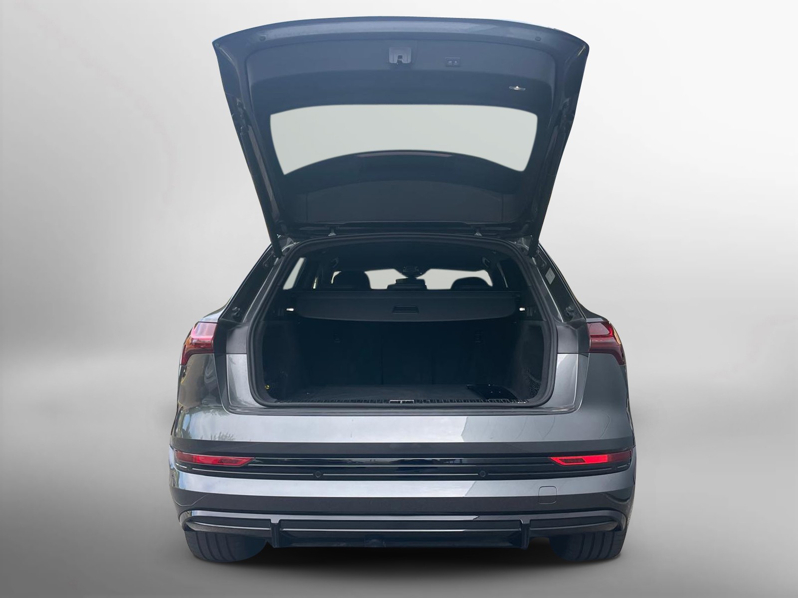 AUDI e-tron 55 S Line Black Edition quattro-image-9