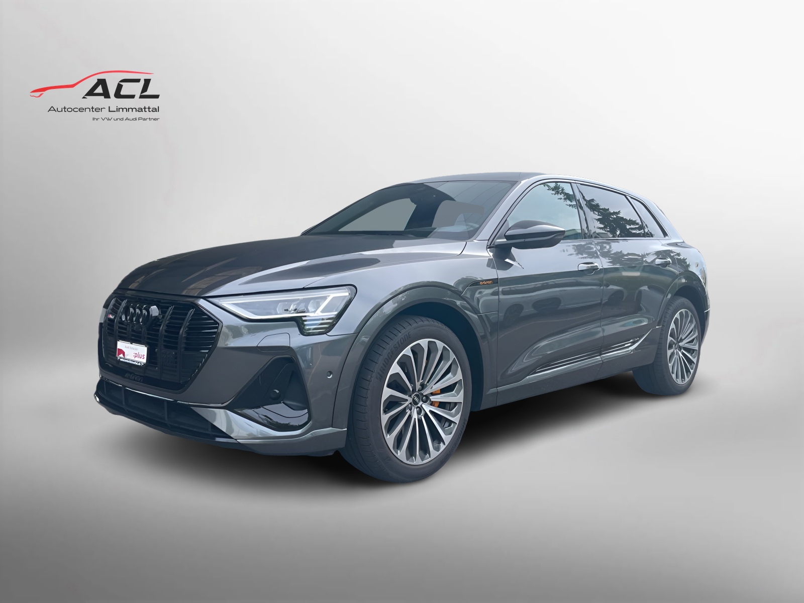 AUDI e-tron 55 S Line Black Edition quattro-image-0
