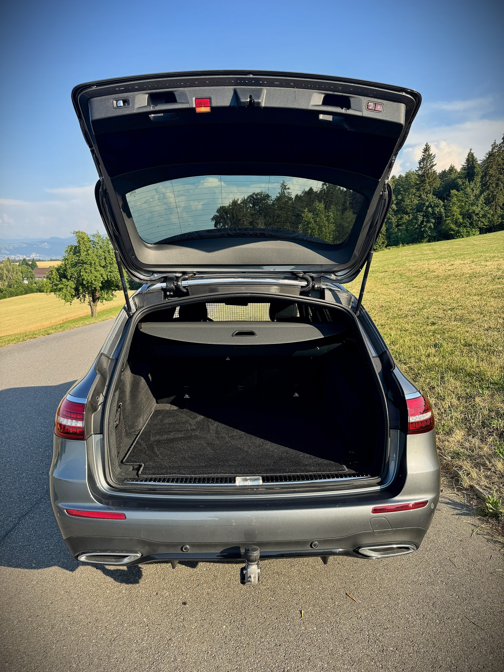 MERCEDES-BENZ E 400 d AMG Line 4MATIC-image-2
