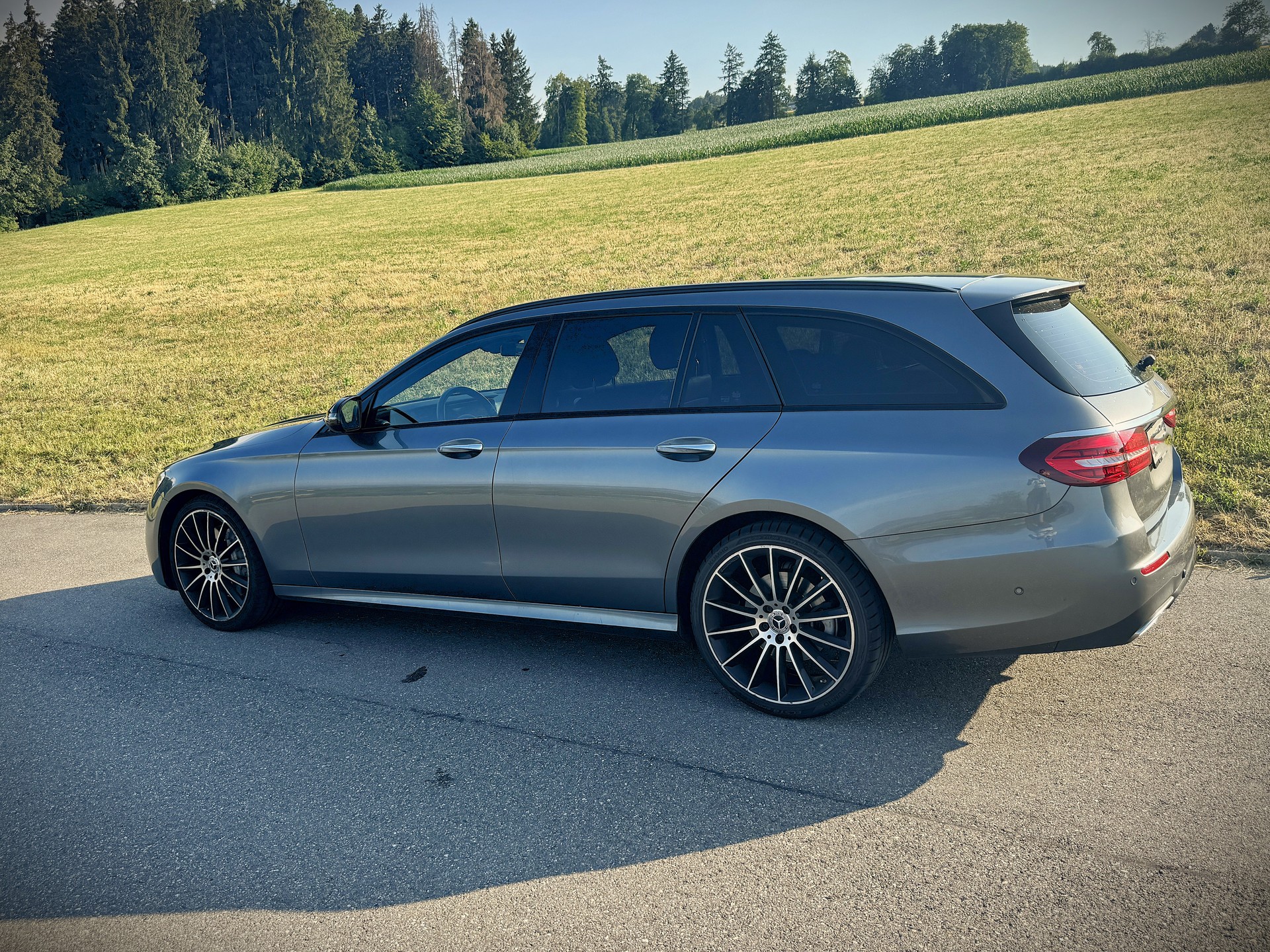 MERCEDES-BENZ E 400 d AMG Line 4MATIC-image-1