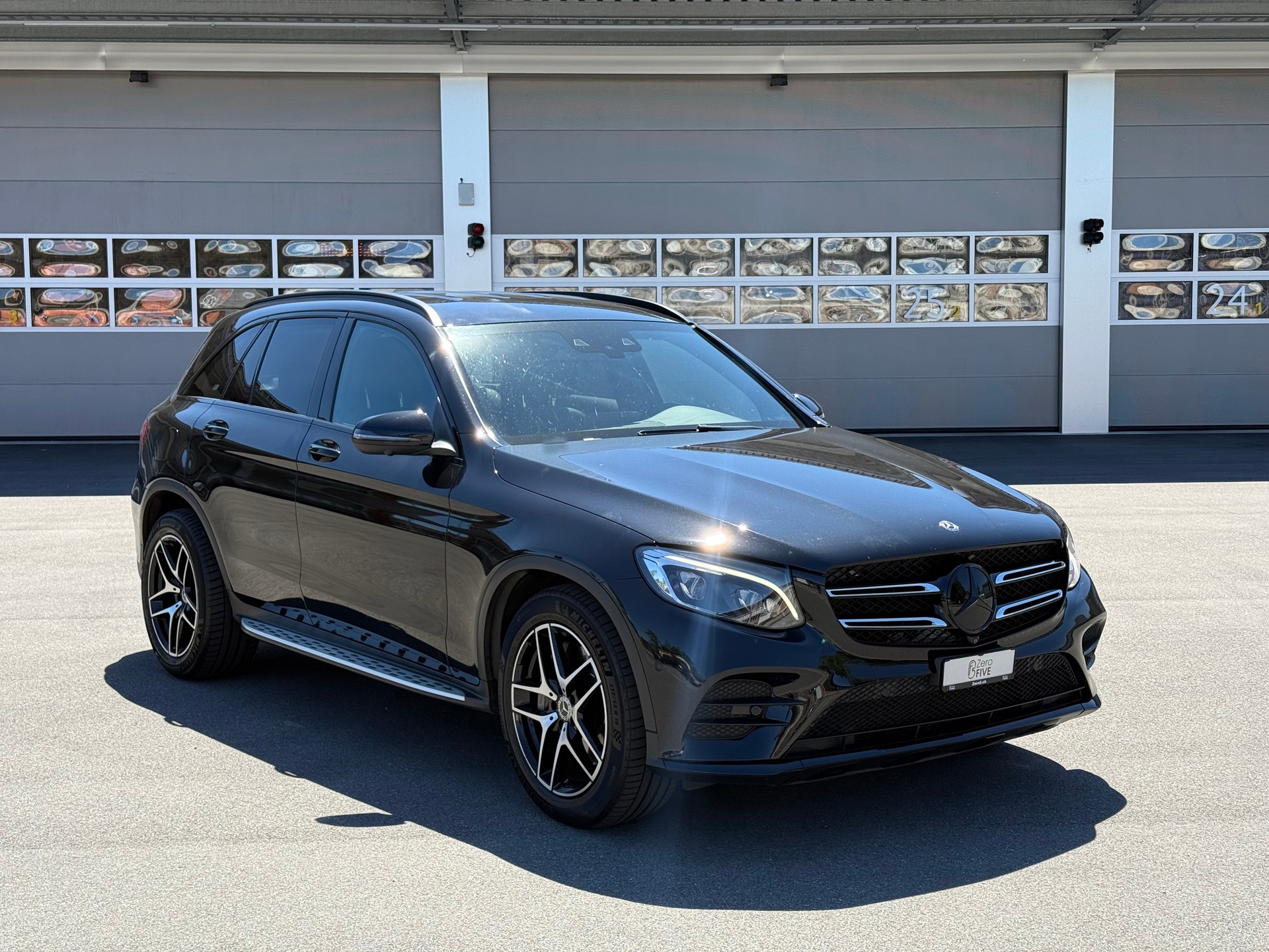 MERCEDES-BENZ GLC 300 4Matic AMG Line 9G-Tronic-image-0