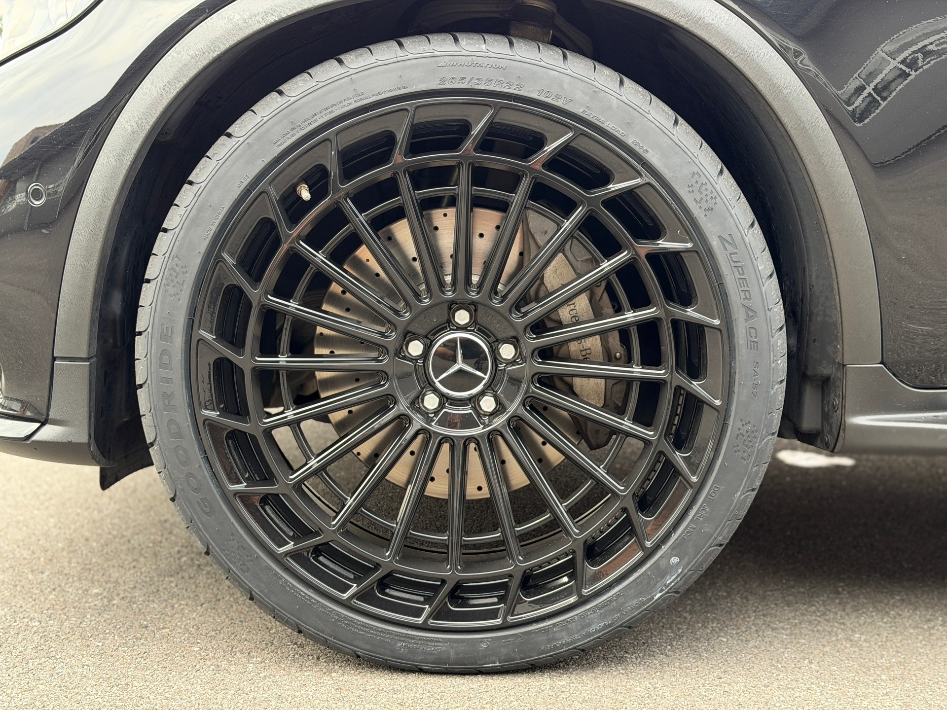 MERCEDES-BENZ GLC 300 4Matic AMG Line 9G-Tronic-showroom-element-3