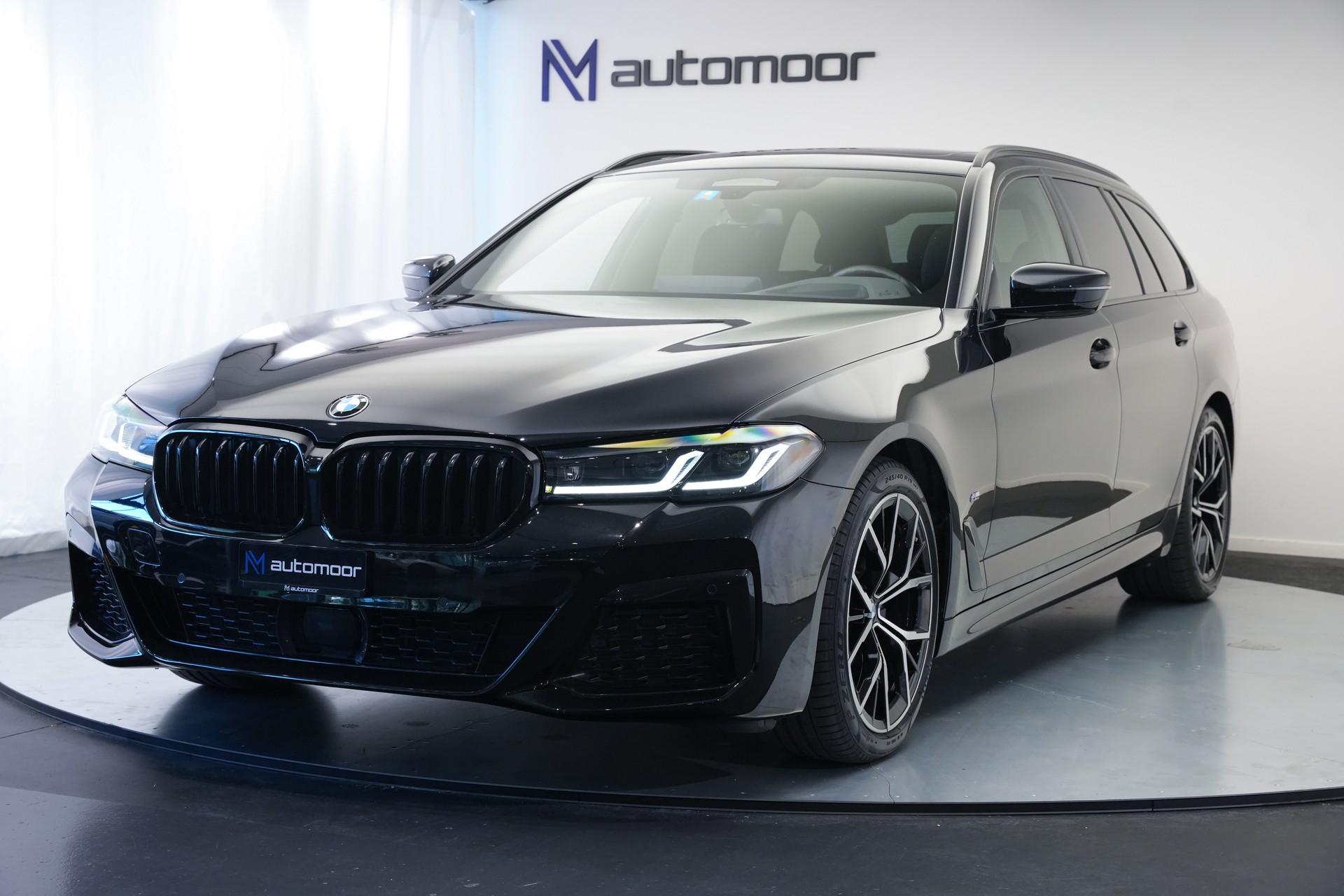 BMW 520d xDrive 48V Touring M Sport Steptronic-image-49