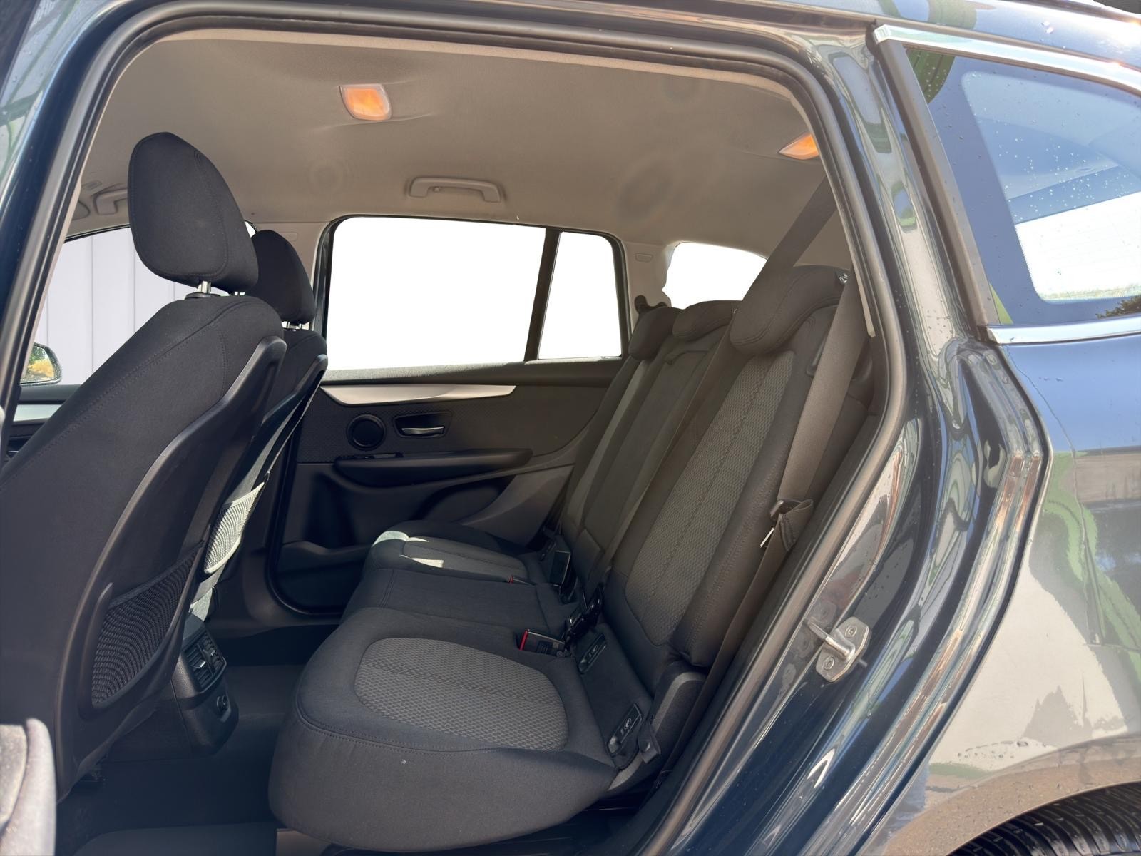 BMW 218d Gran Tourer Sport Line Steptronic-image-10