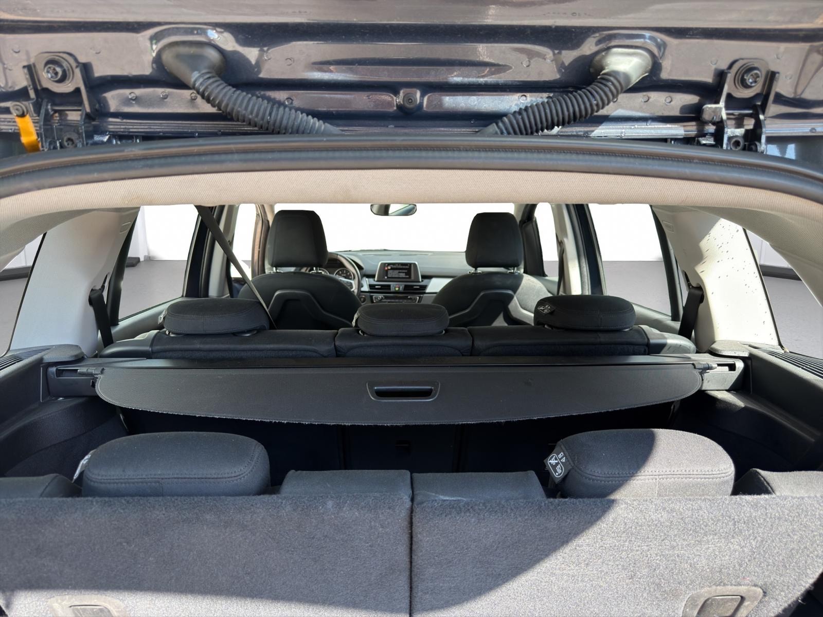 BMW 218d Gran Tourer Sport Line Steptronic-image-11