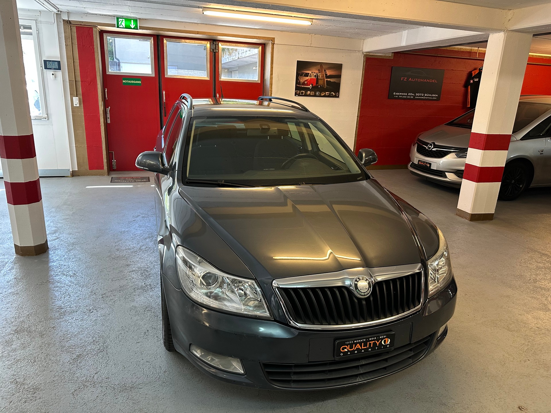 SKODA Octavia Combi 1.4 TSI Ambiente-image-2