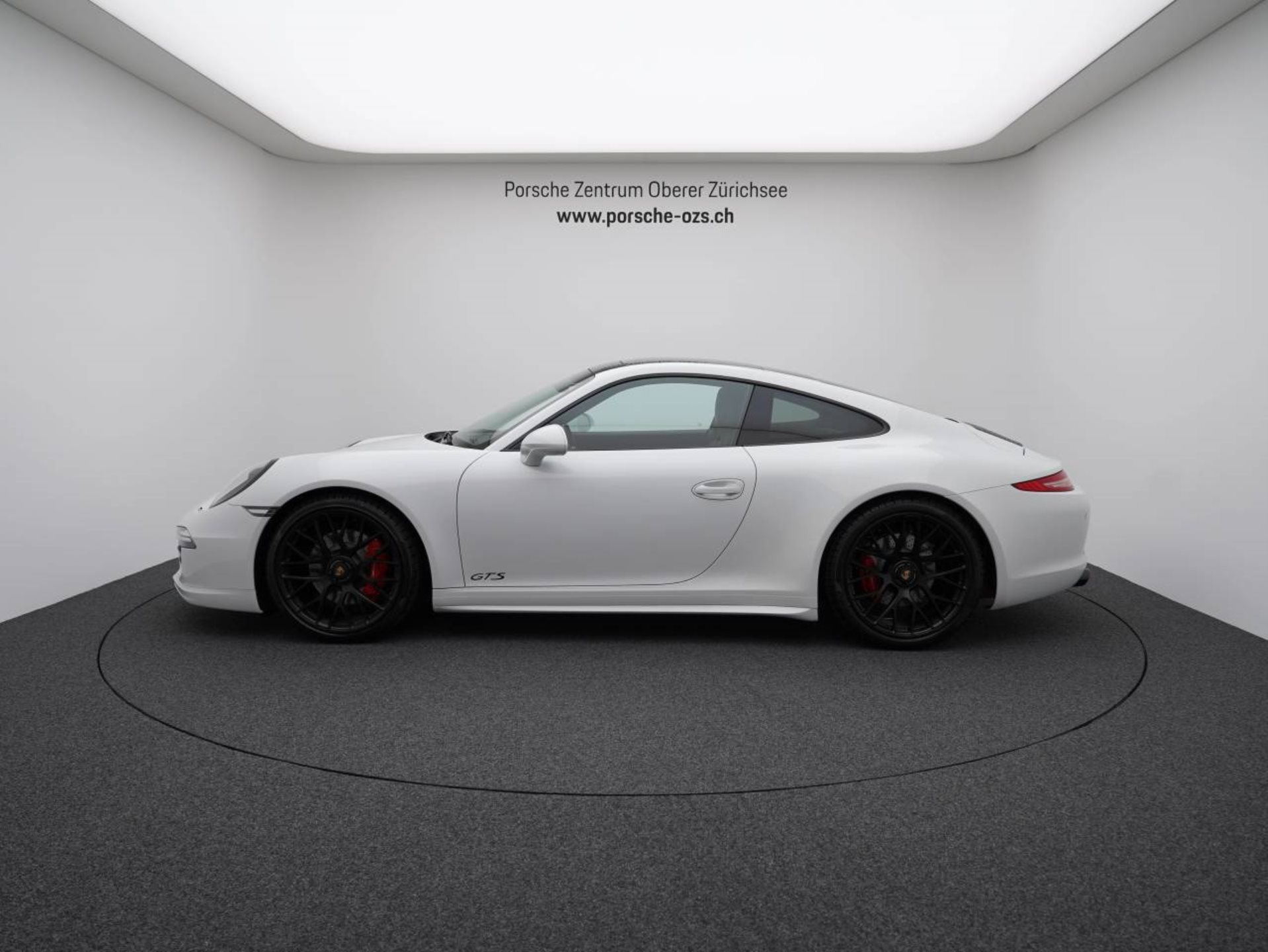 PORSCHE 911 Carrera 4 GTS-image-1