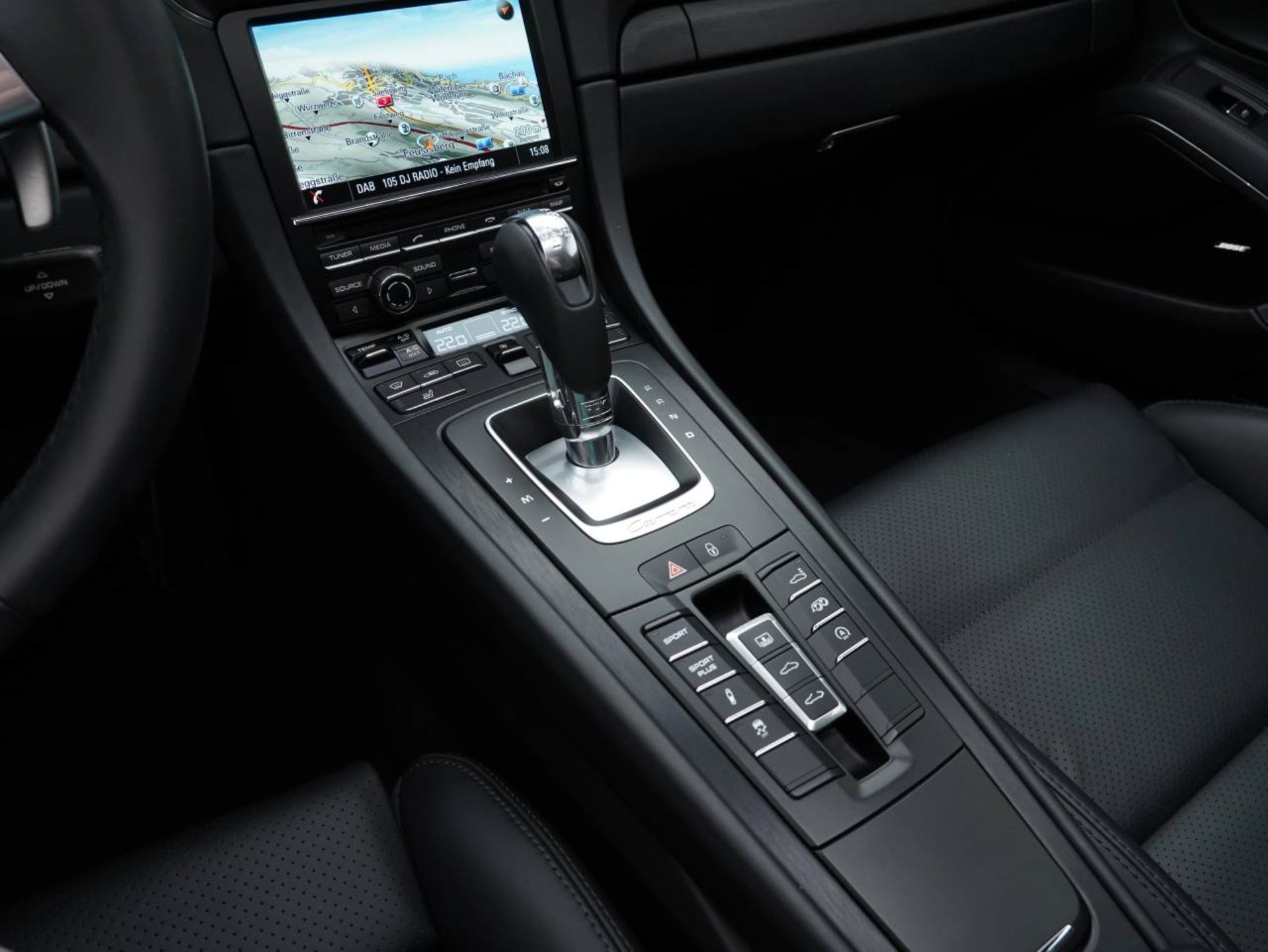 PORSCHE 911 Carrera 4 GTS-image-17