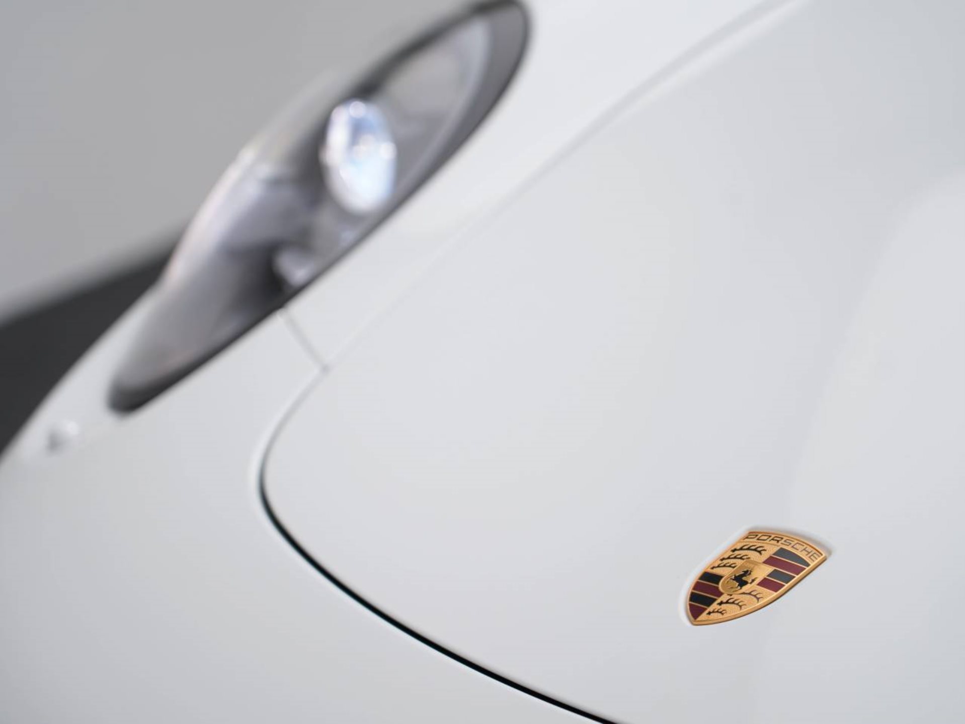 PORSCHE 911 Carrera 4 GTS-image-11