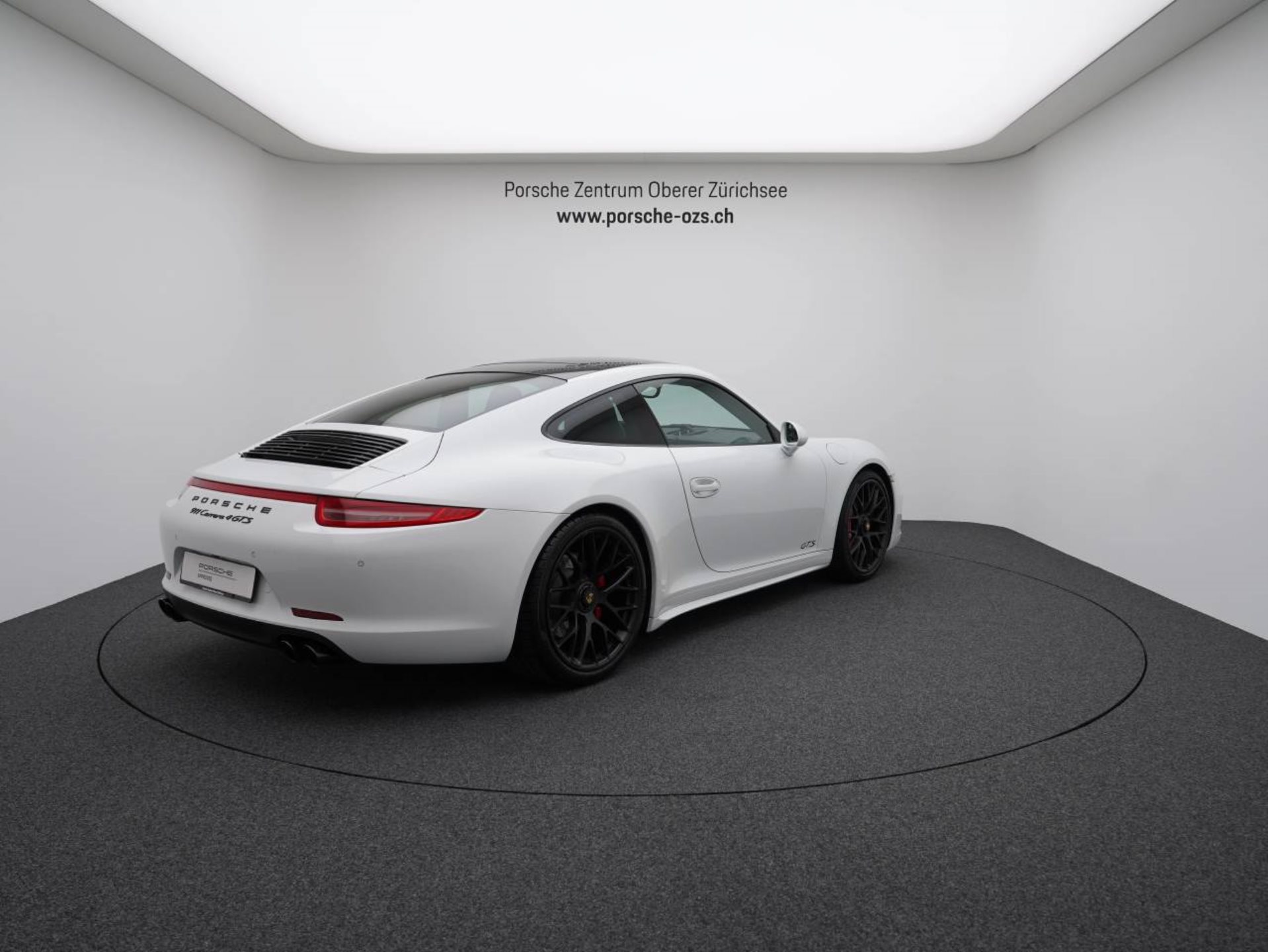 PORSCHE 911 Carrera 4 GTS-image-6
