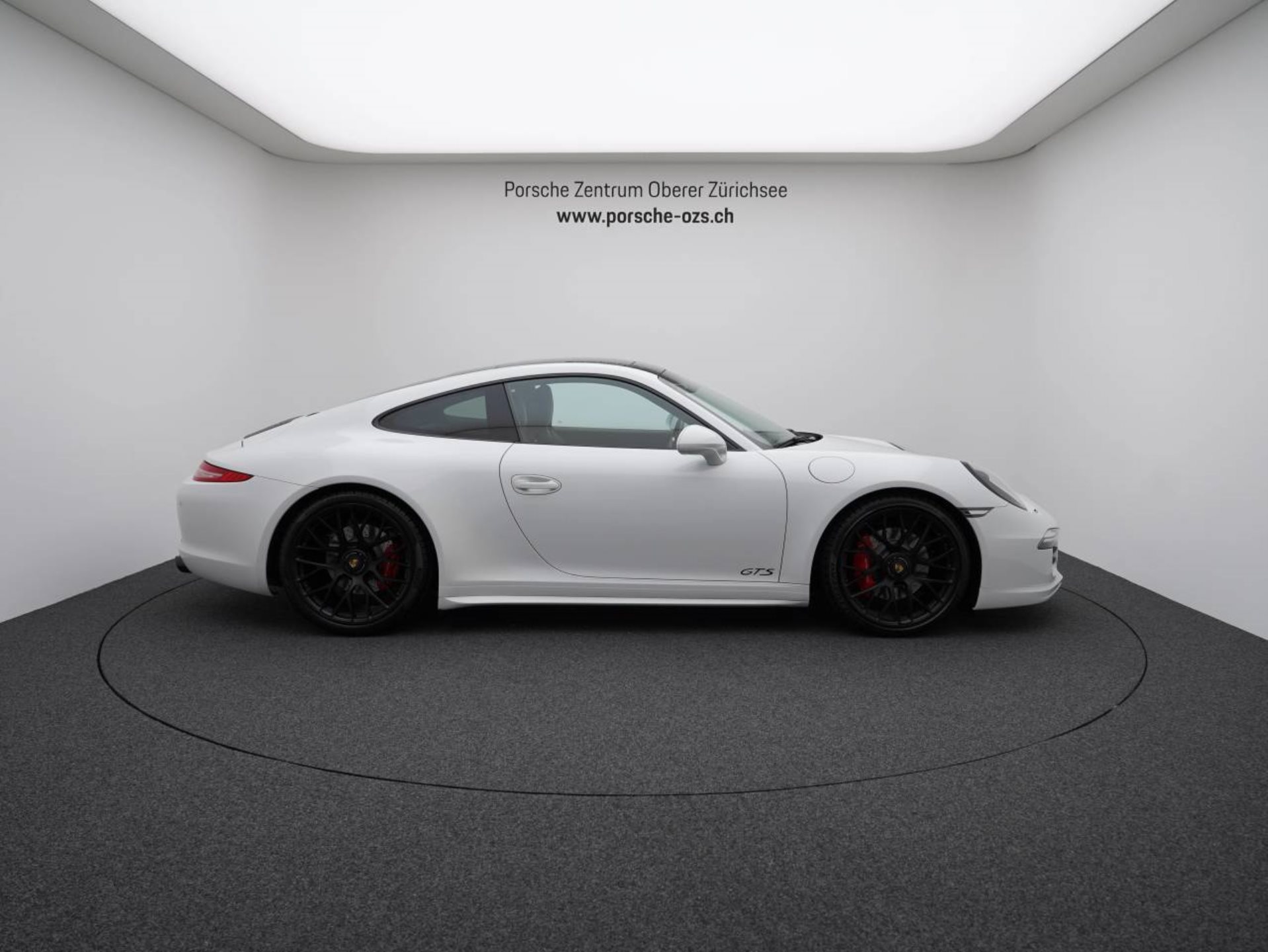 PORSCHE 911 Carrera 4 GTS-image-7
