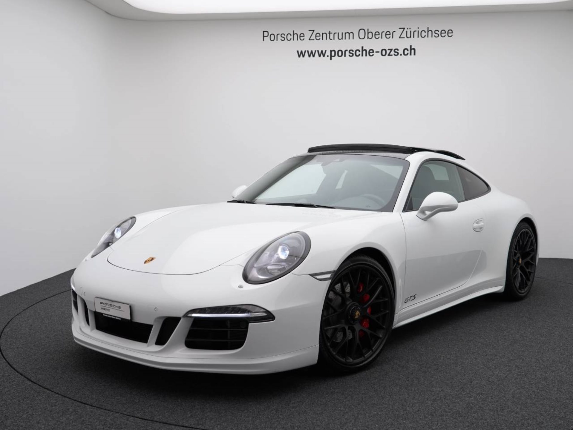 PORSCHE 911 Carrera 4 GTS-image-0