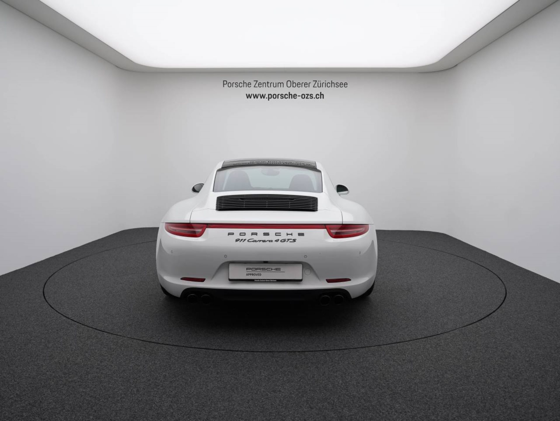PORSCHE 911 Carrera 4 GTS-image-5