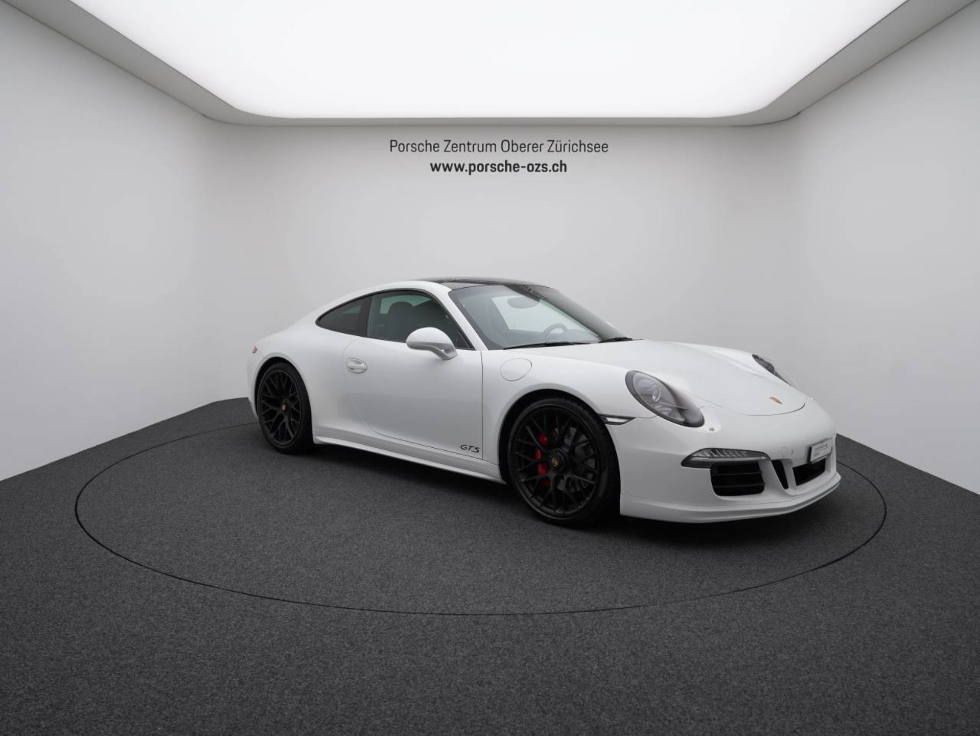 PORSCHE 911 Carrera 4 GTS-image-8