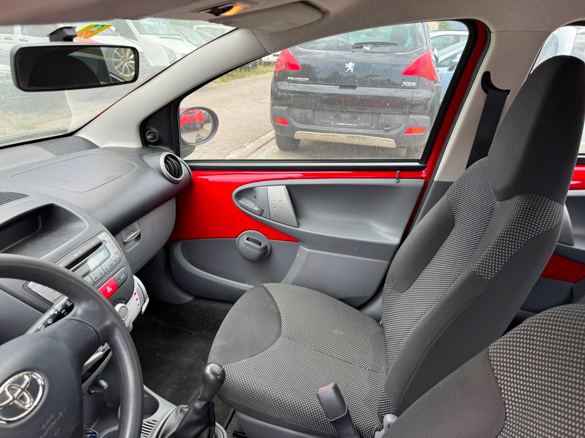 TOYOTA Aygo 1.0 Linea Luna Red-image-11