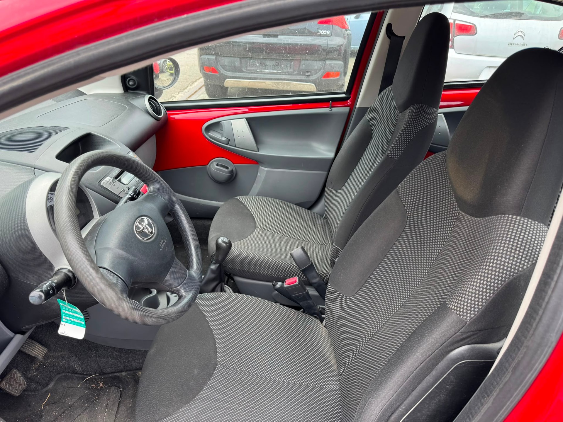 TOYOTA Aygo 1.0 Linea Luna Red-image-9