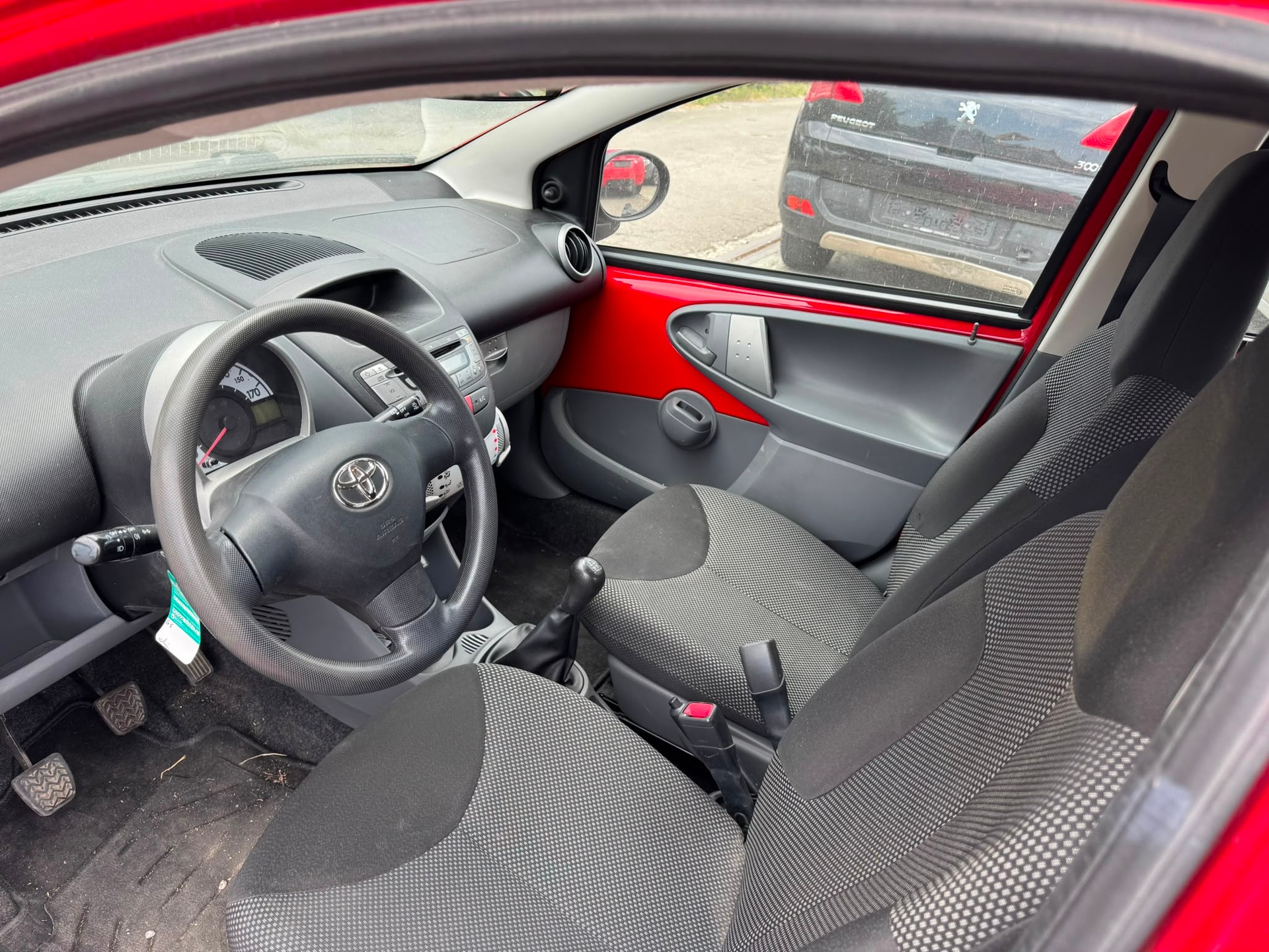 TOYOTA Aygo 1.0 Linea Luna Red-image-8