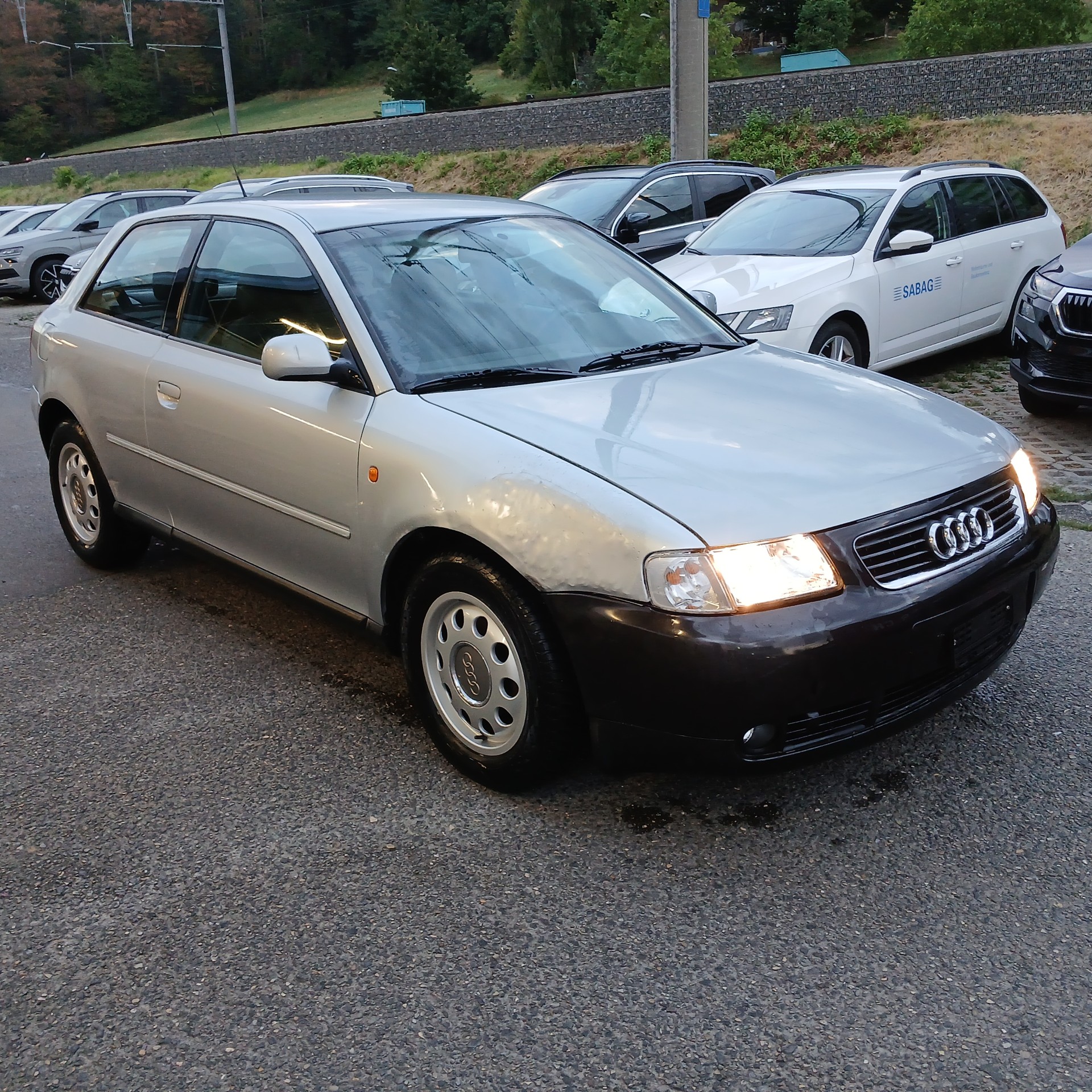 AUDI 1.6 Attraction-image-2