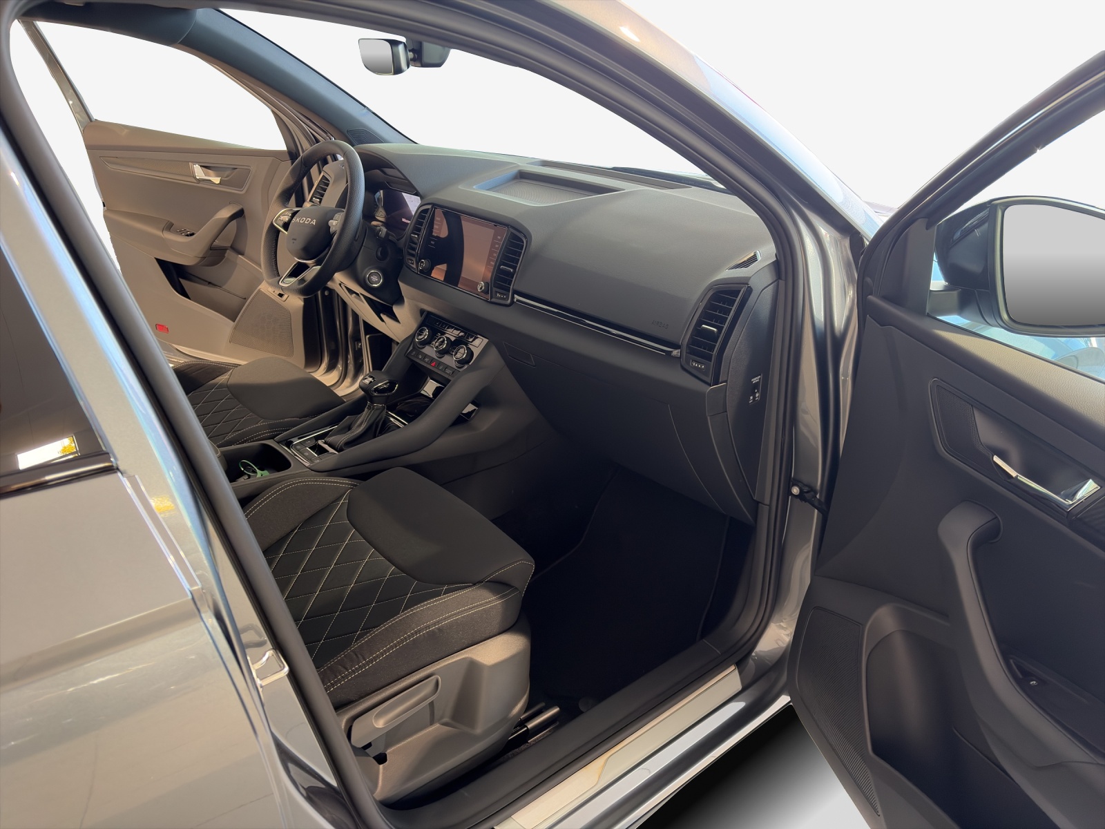 SKODA Karoq 2.0 TDI CR Sport Line 4x4 DSG-image-12