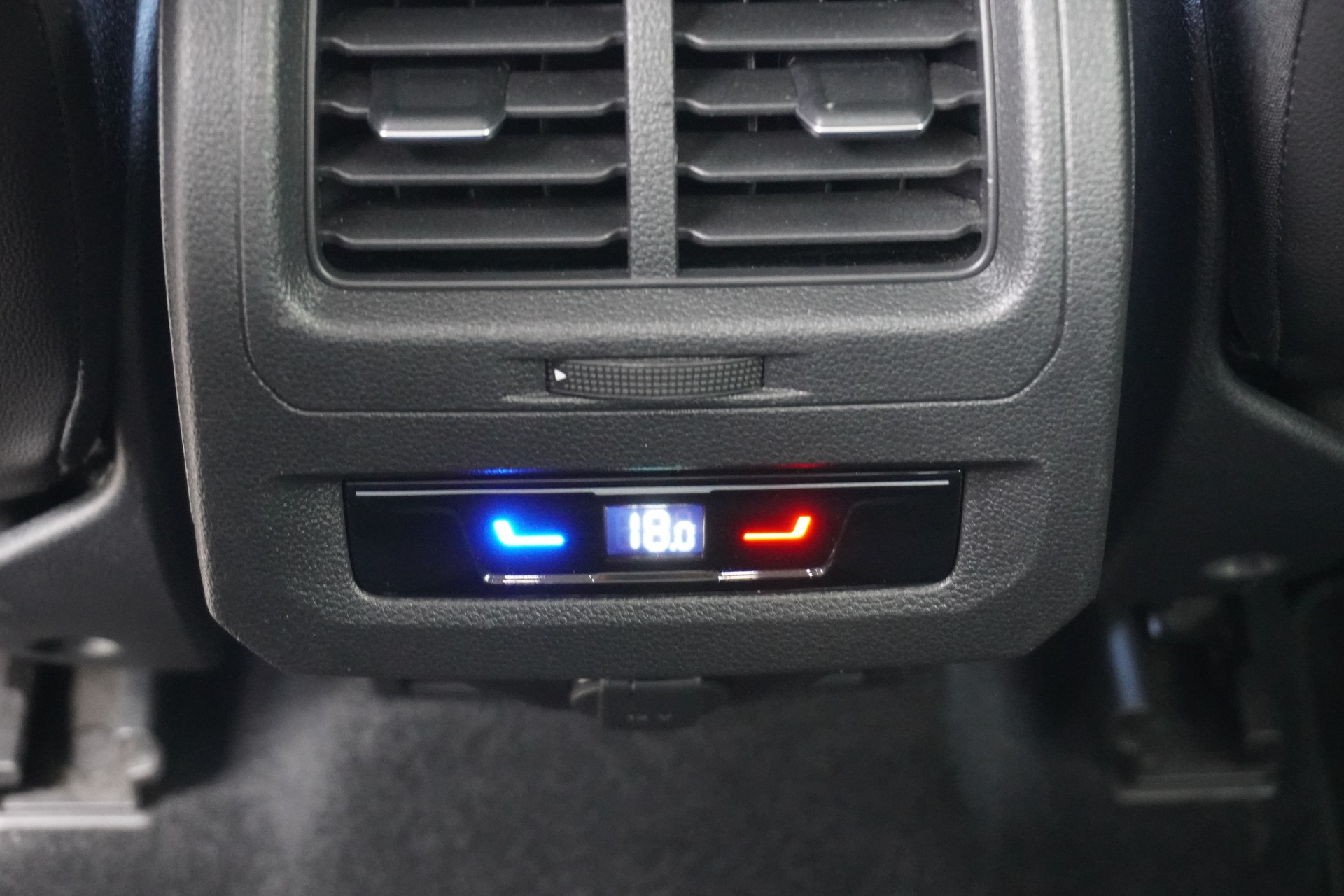 VW Touran 2.0 TDI BlueMotion Technology Highline DSG-image-13