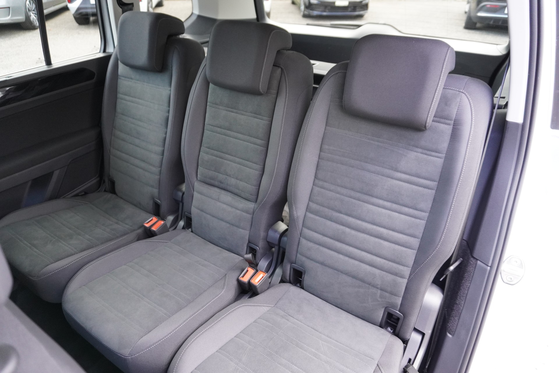 VW Touran 2.0 TDI BlueMotion Technology Highline DSG-image-12