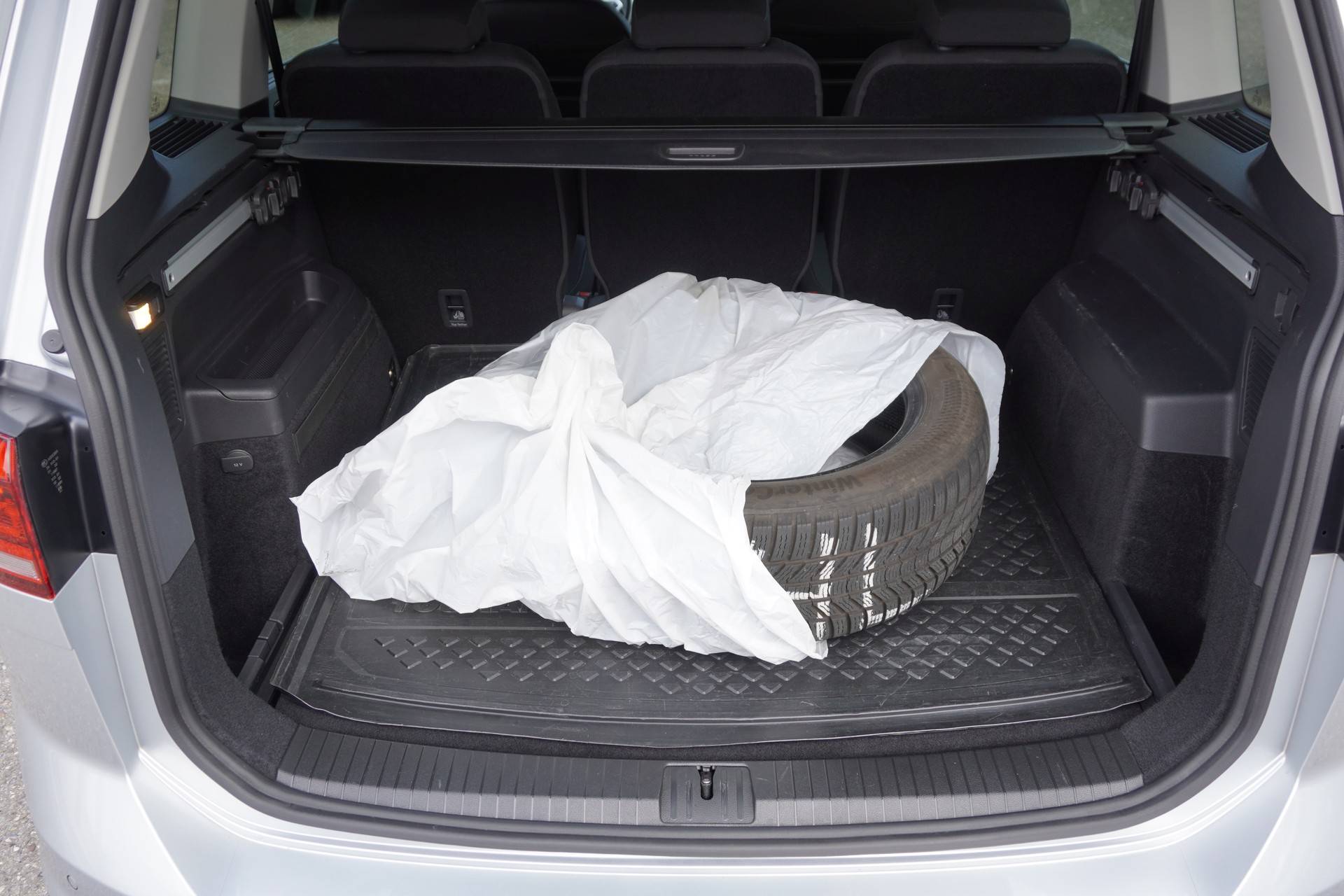 VW Touran 2.0 TDI BlueMotion Technology Highline DSG-image-9