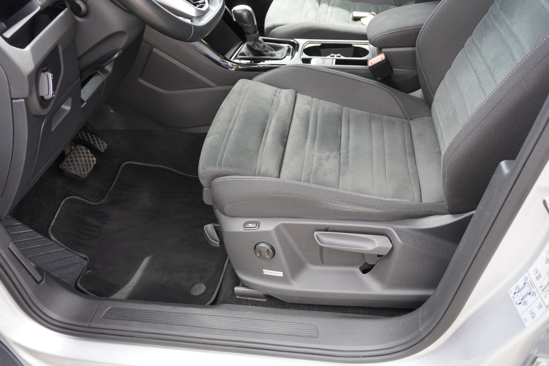 VW Touran 2.0 TDI BlueMotion Technology Highline DSG-image-38