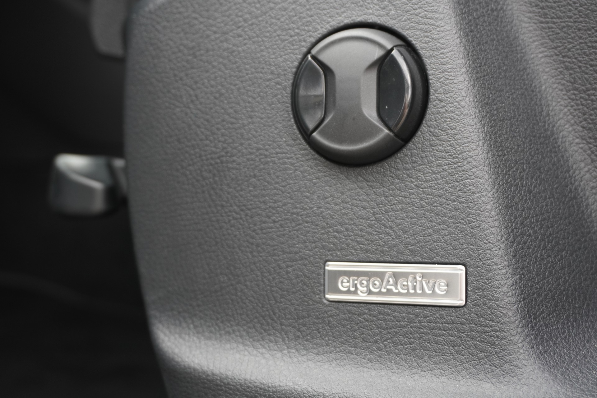 VW Touran 2.0 TDI BlueMotion Technology Highline DSG-image-36