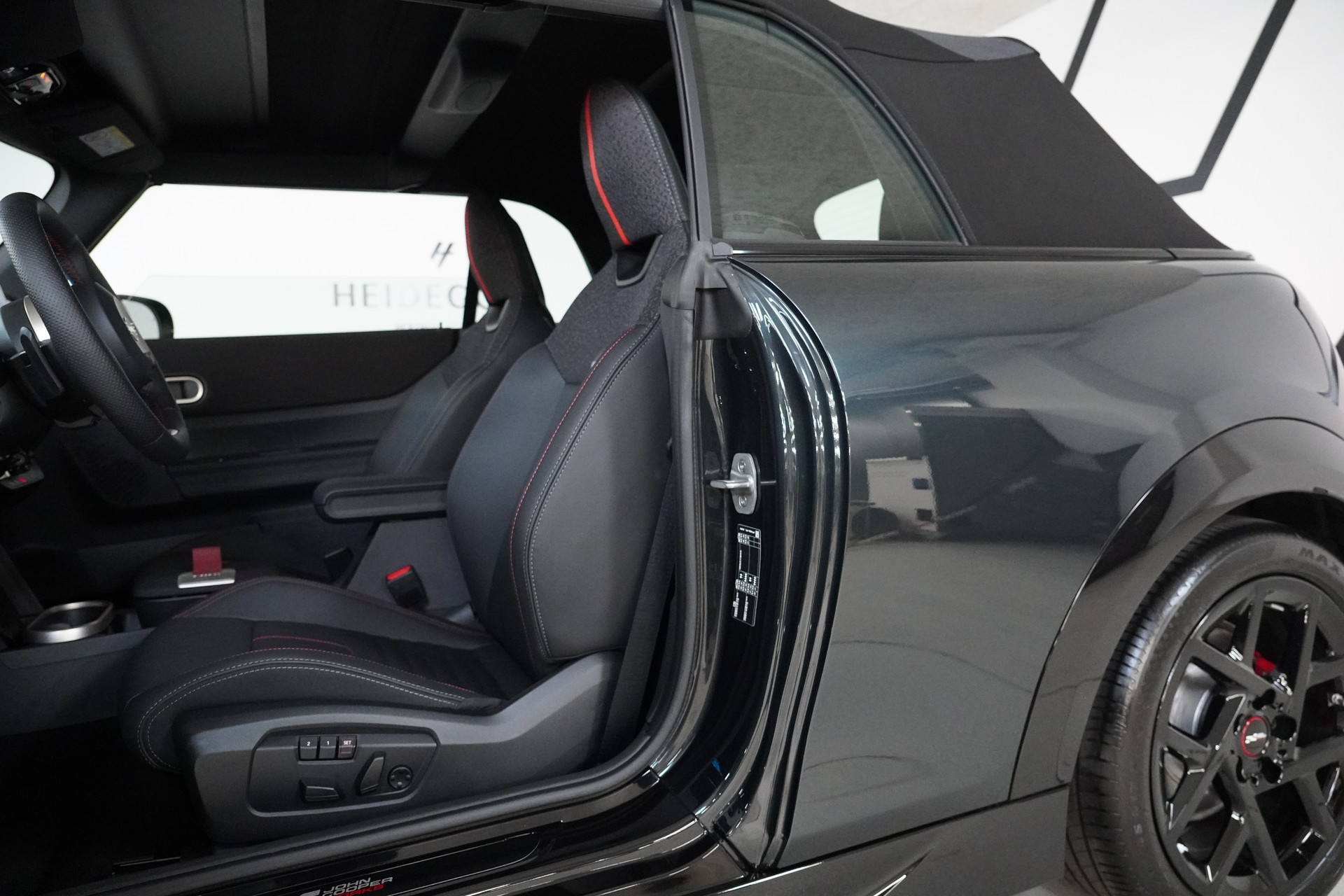 MINI Cooper John Cooper Works Cabriolet DKG-image-18
