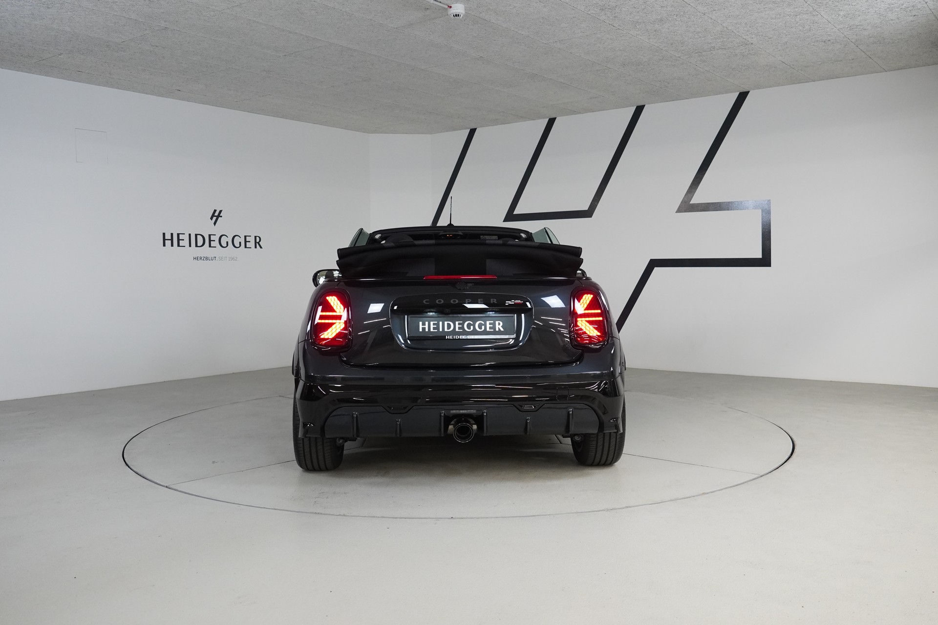 MINI Cooper John Cooper Works Cabriolet DKG-image-13