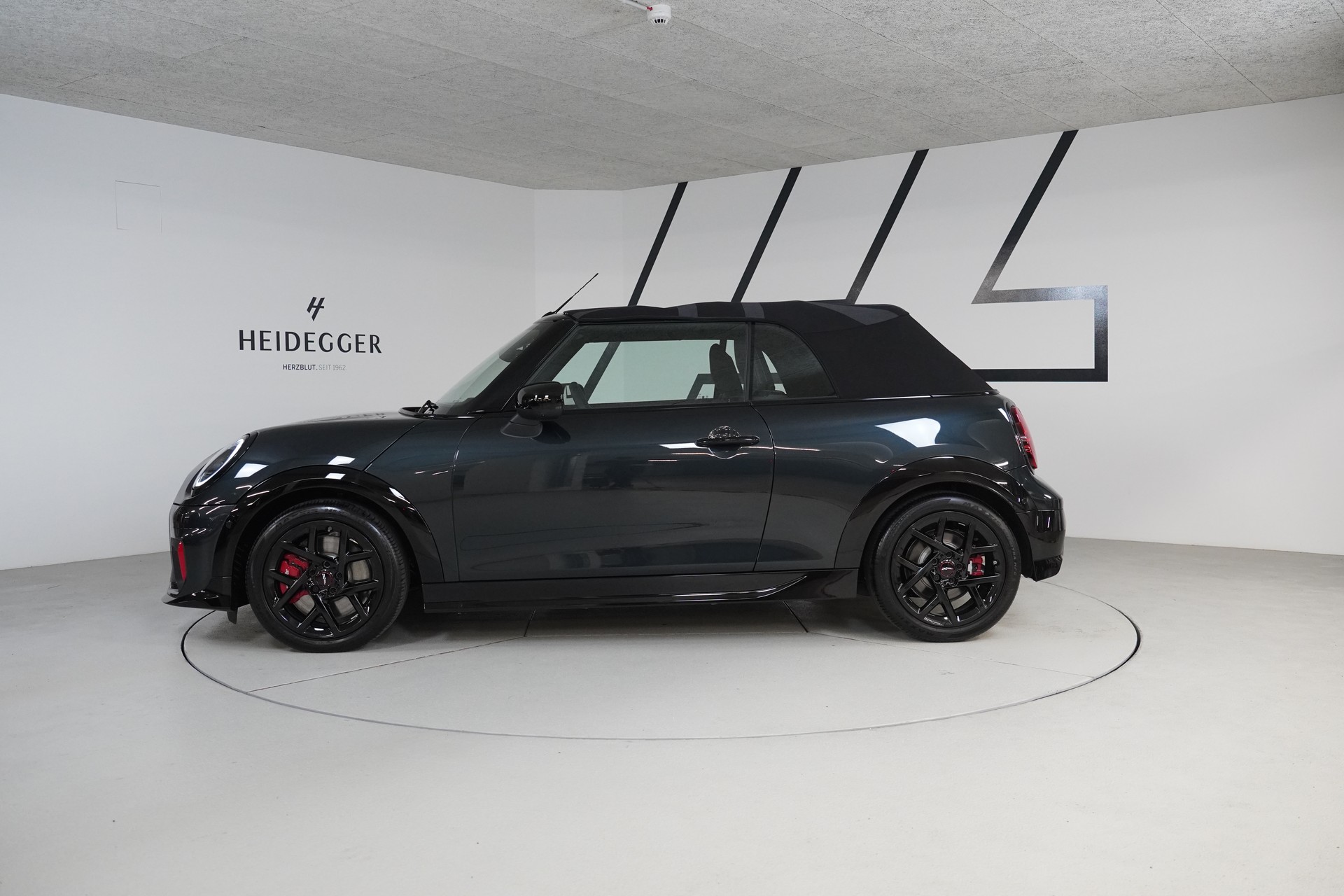 MINI Cooper John Cooper Works Cabriolet DKG-image-3