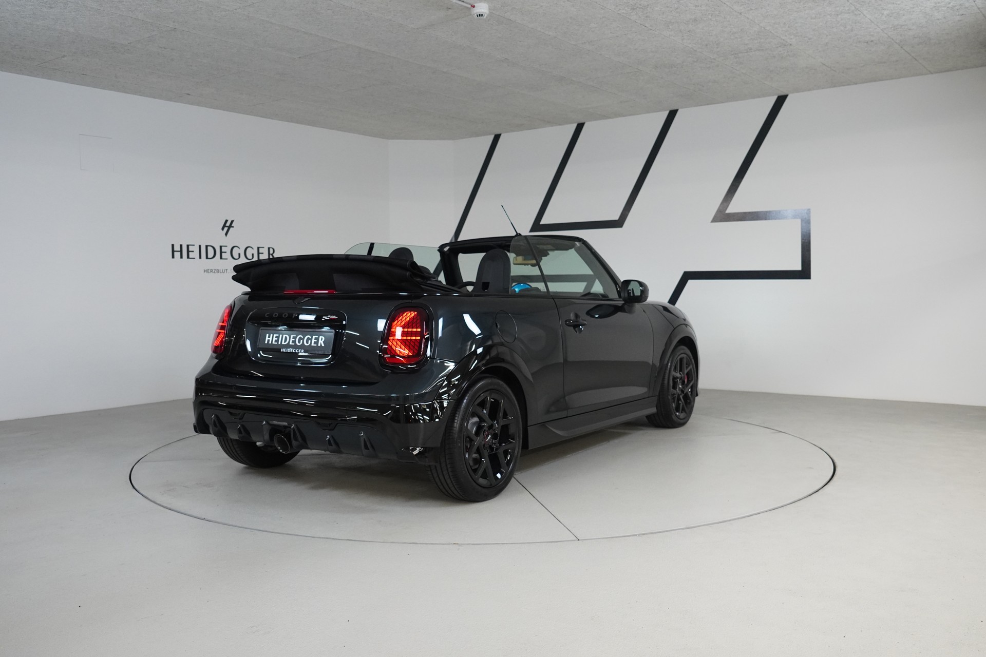 MINI Cooper John Cooper Works Cabriolet DKG-image-14