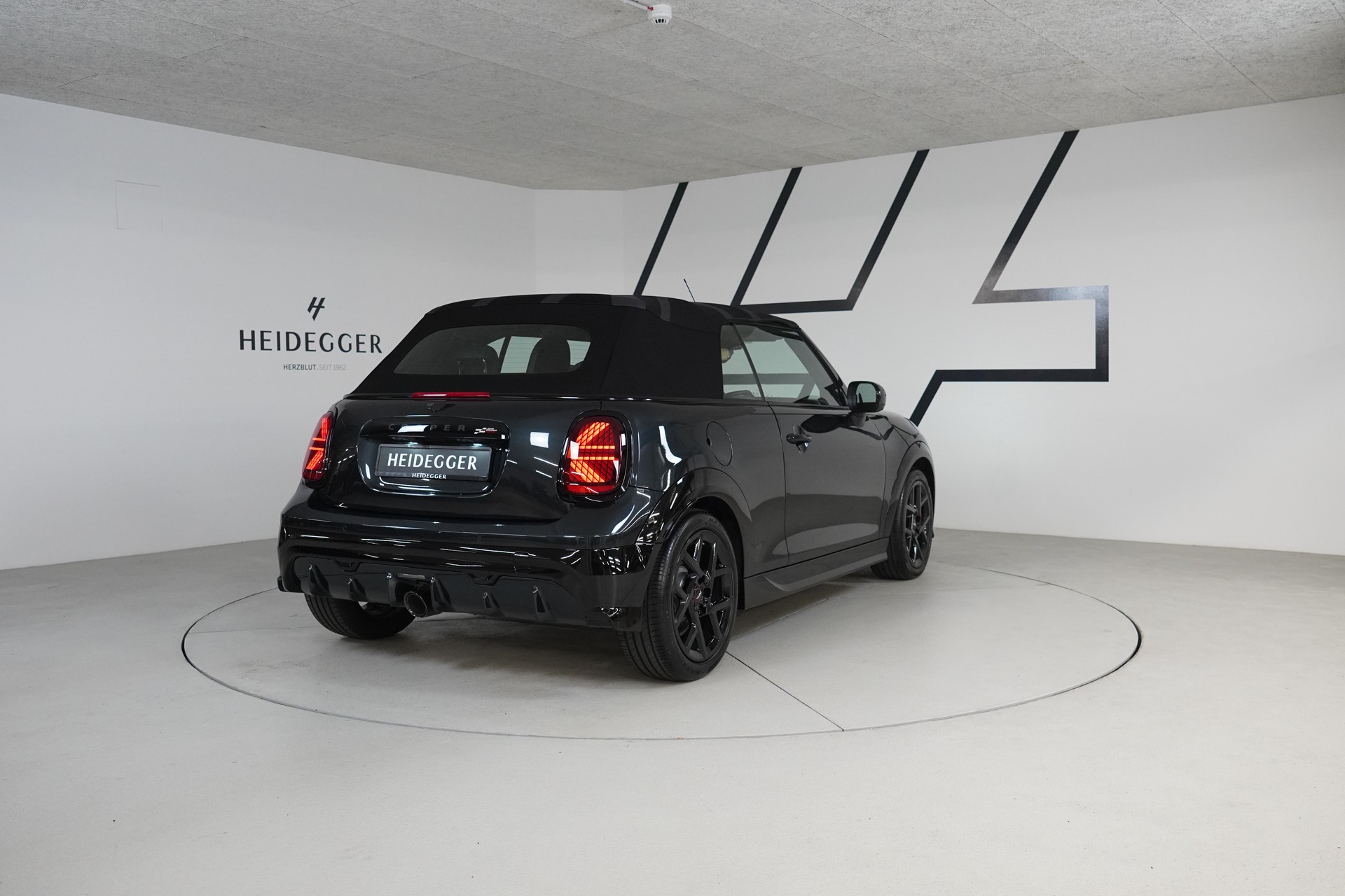 MINI Cooper John Cooper Works Cabriolet DKG-image-6