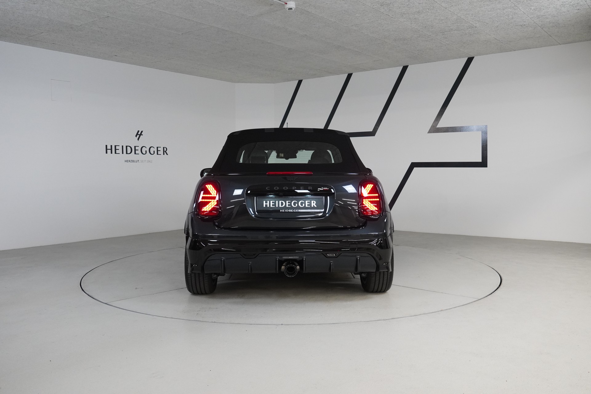 MINI Cooper John Cooper Works Cabriolet DKG-image-5