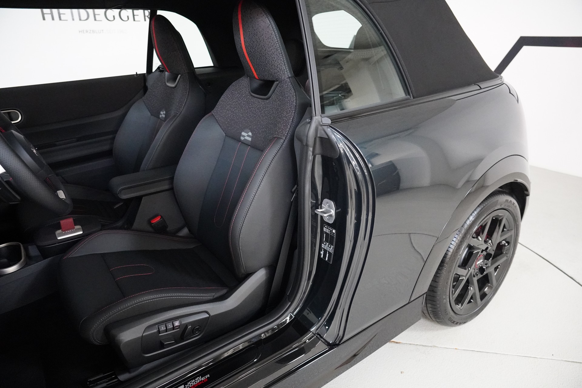 MINI Cooper John Cooper Works Cabriolet DKG-image-19