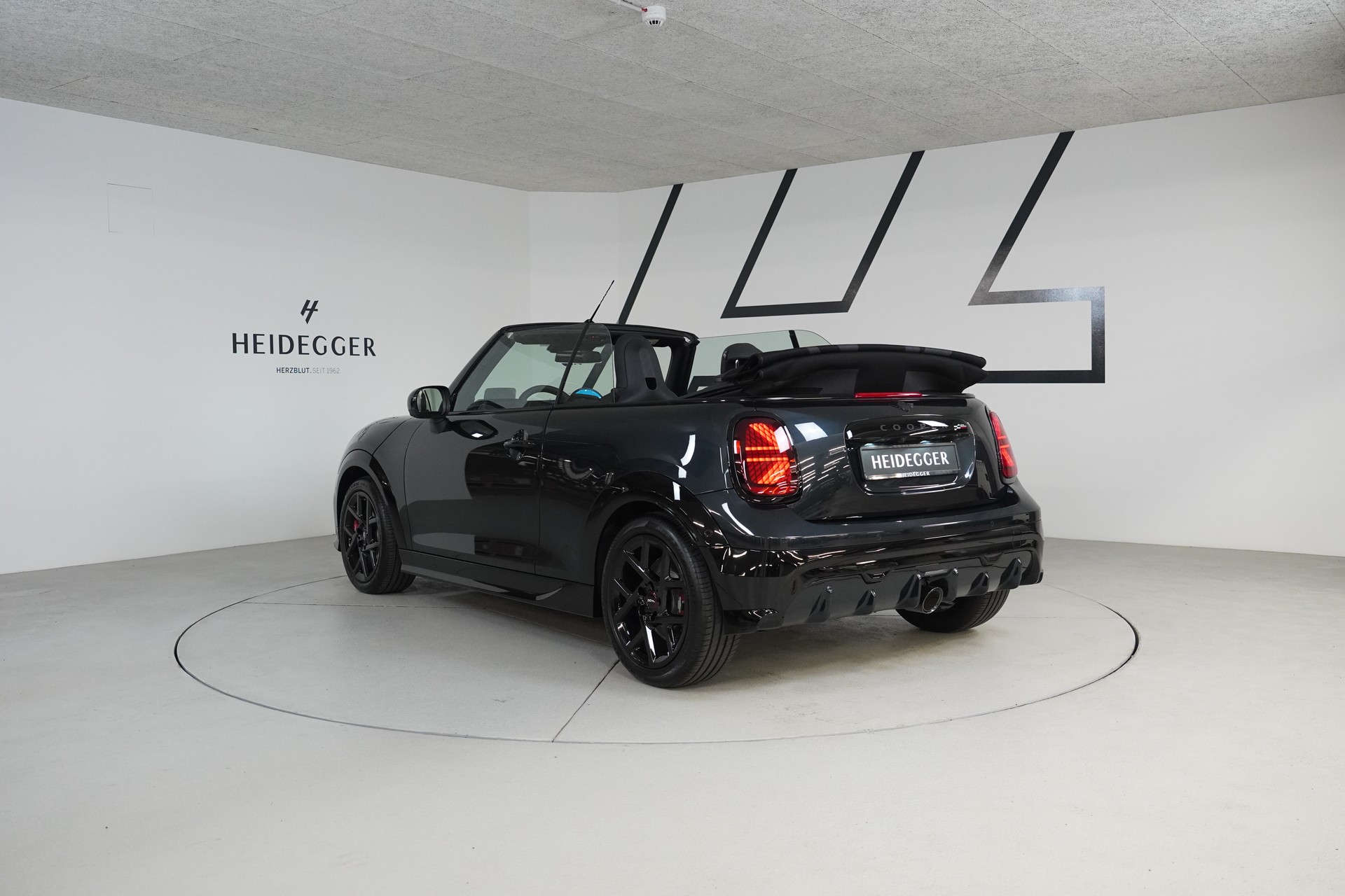 MINI Cooper John Cooper Works Cabriolet DKG-image-12