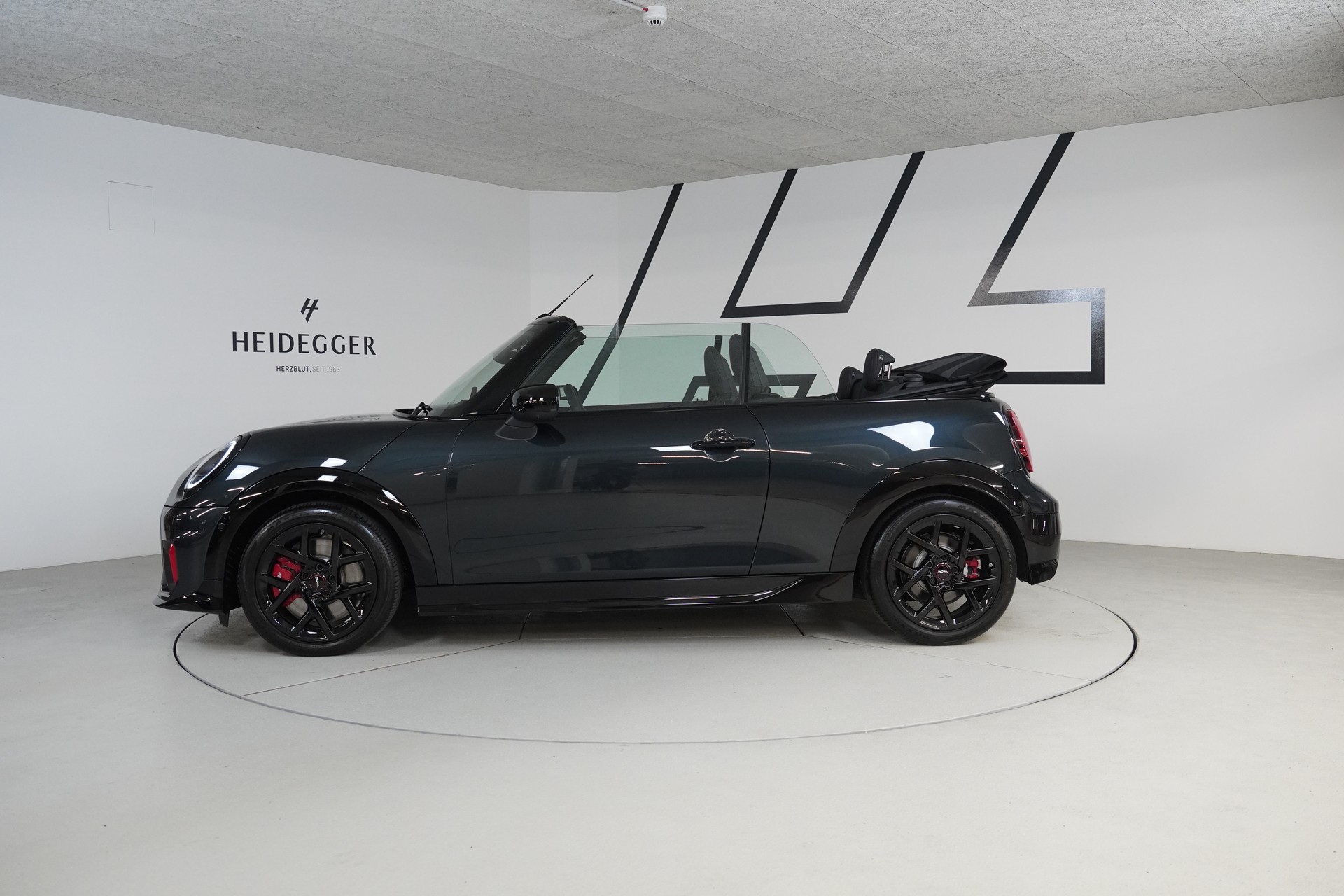MINI Cooper John Cooper Works Cabriolet DKG-image-11