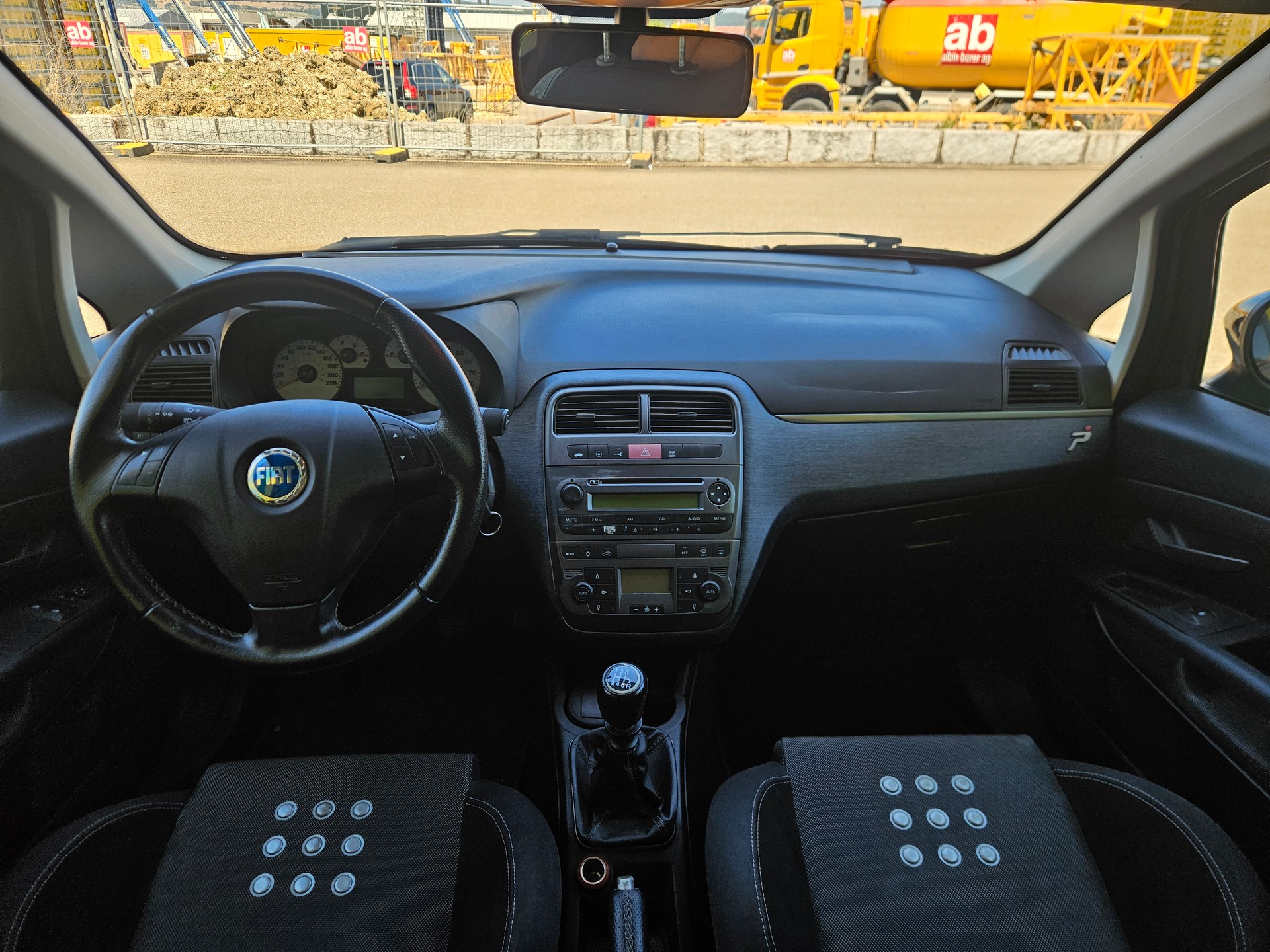 FIAT Punto 1.4 16V Emotion-image-12