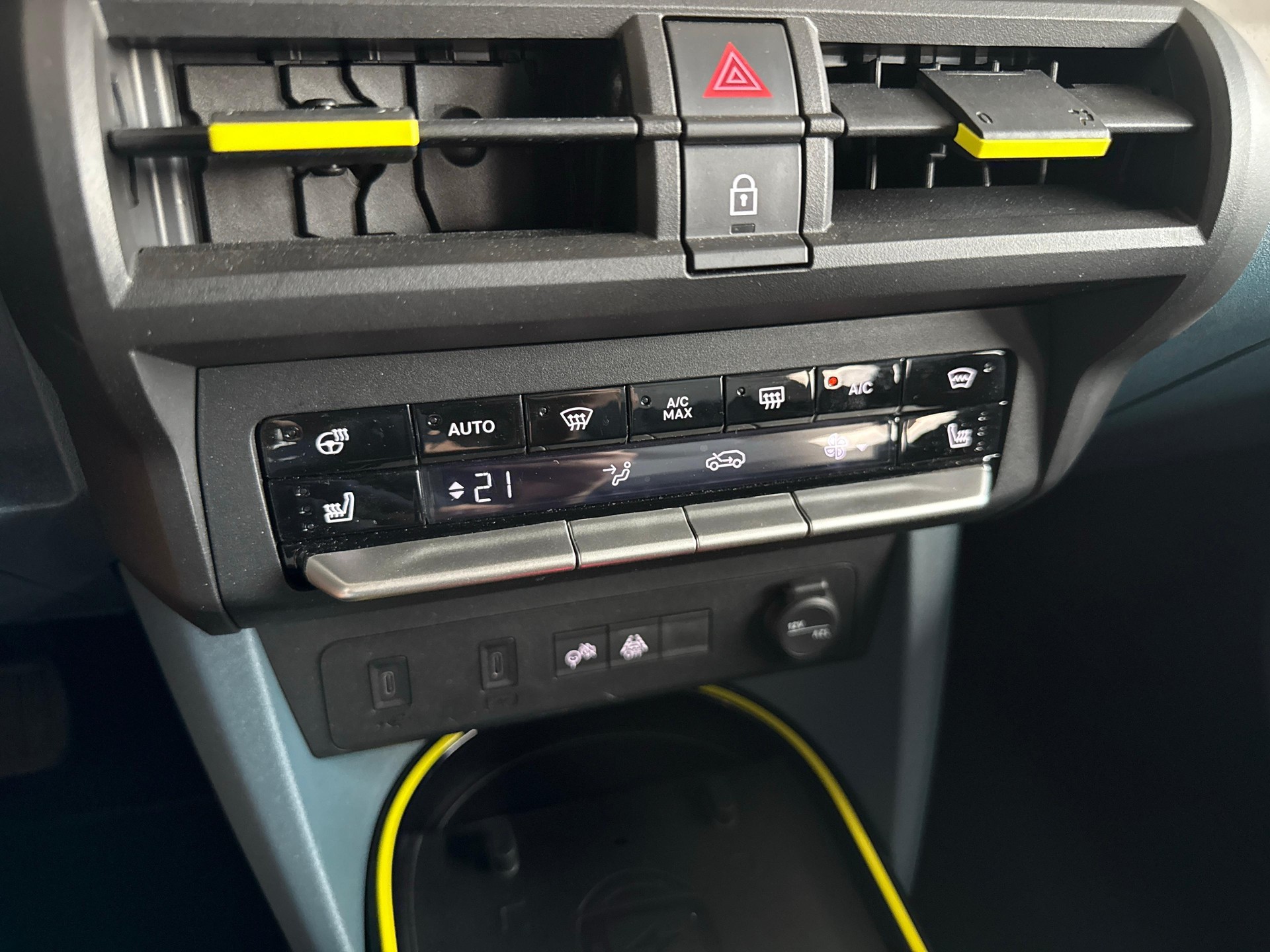 FIAT Grande Panda La Prima-image-15