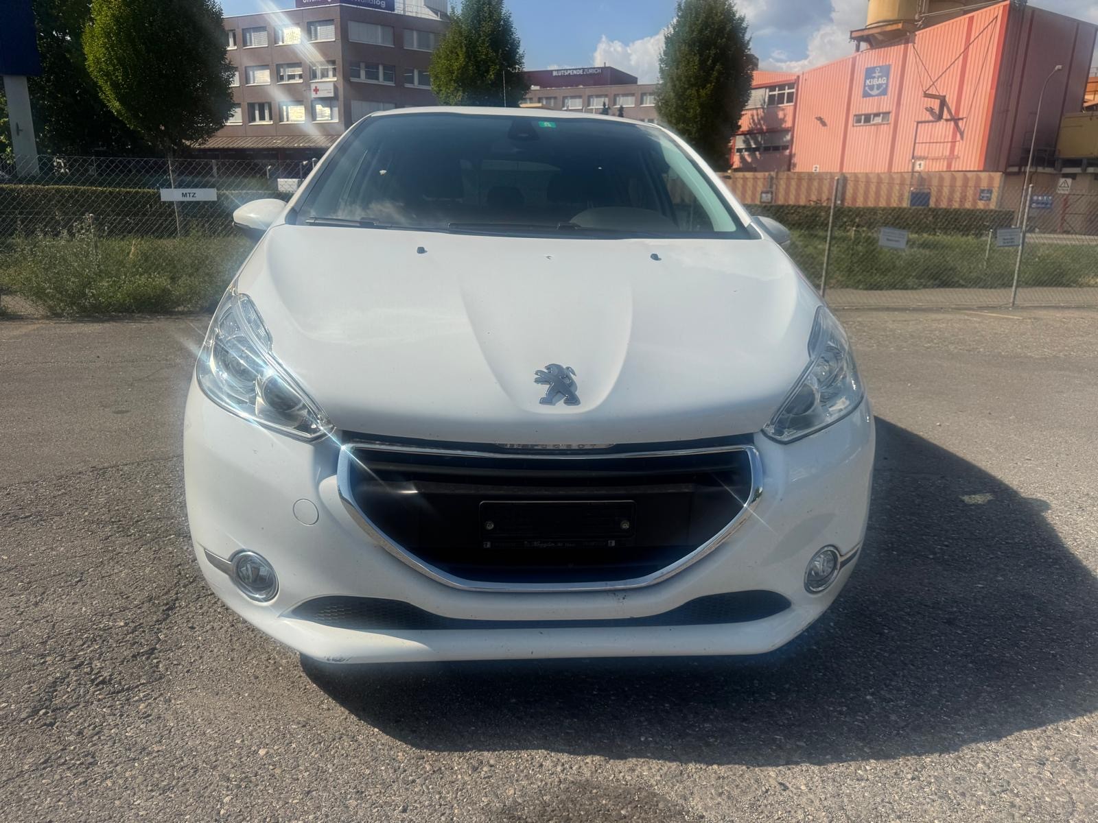 PEUGEOT 208 1.6 e-HDI Allure-image-1