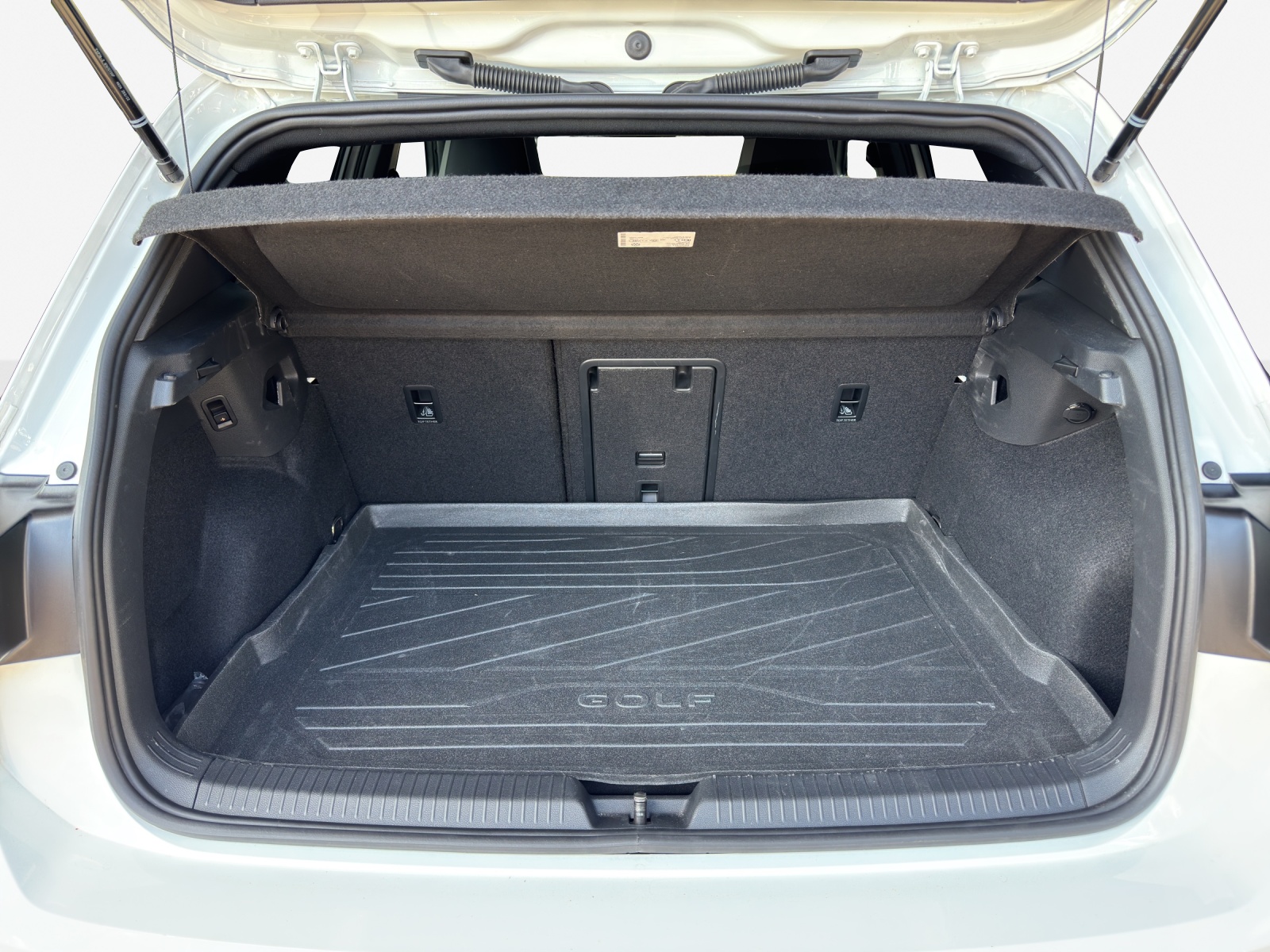 VW Golf 2.0 TSI R-Line DSG 4 Motion-image-12