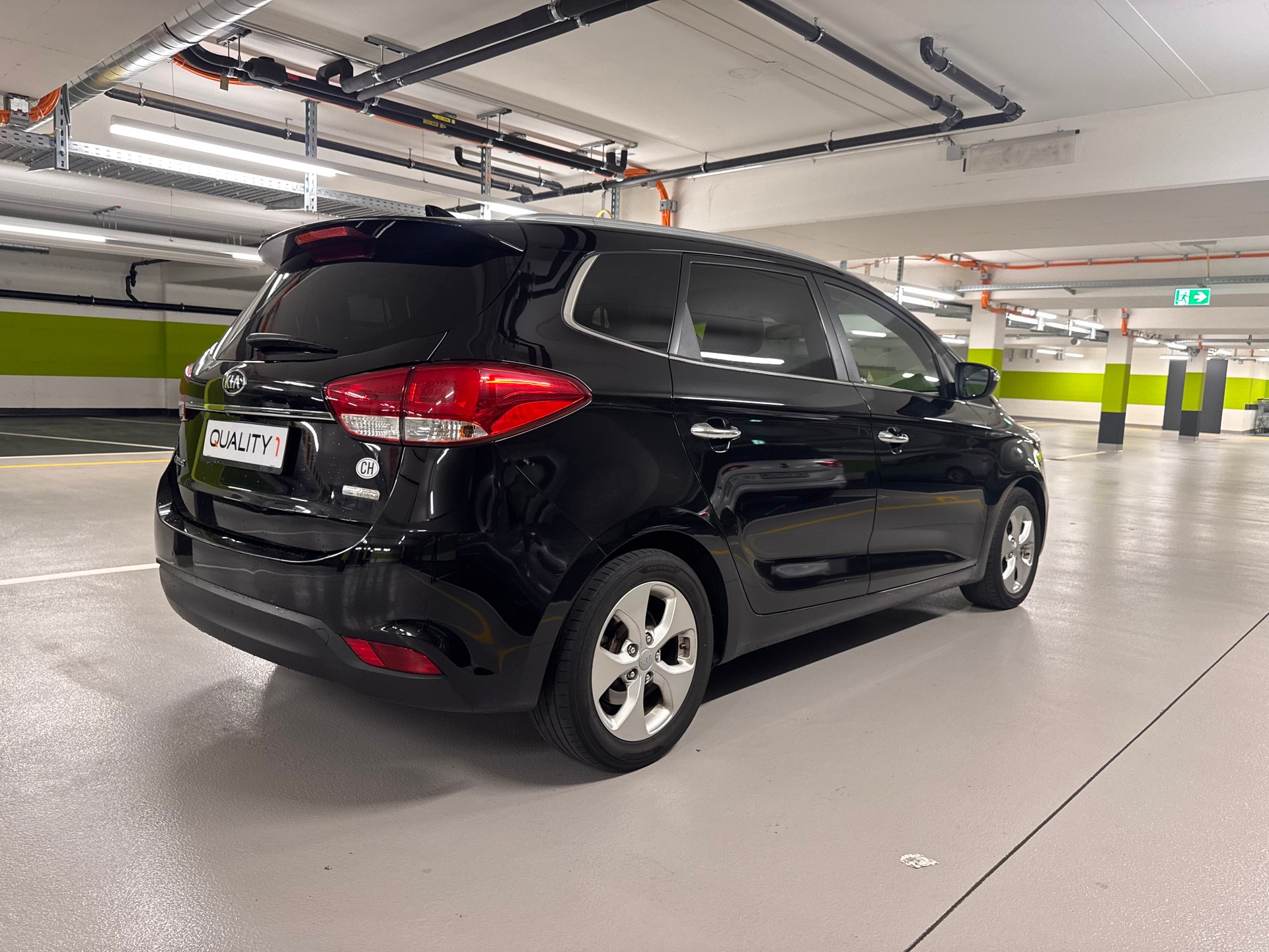 KIA Carens 1.7 CRDi Swiss Eco Edition-image-3
